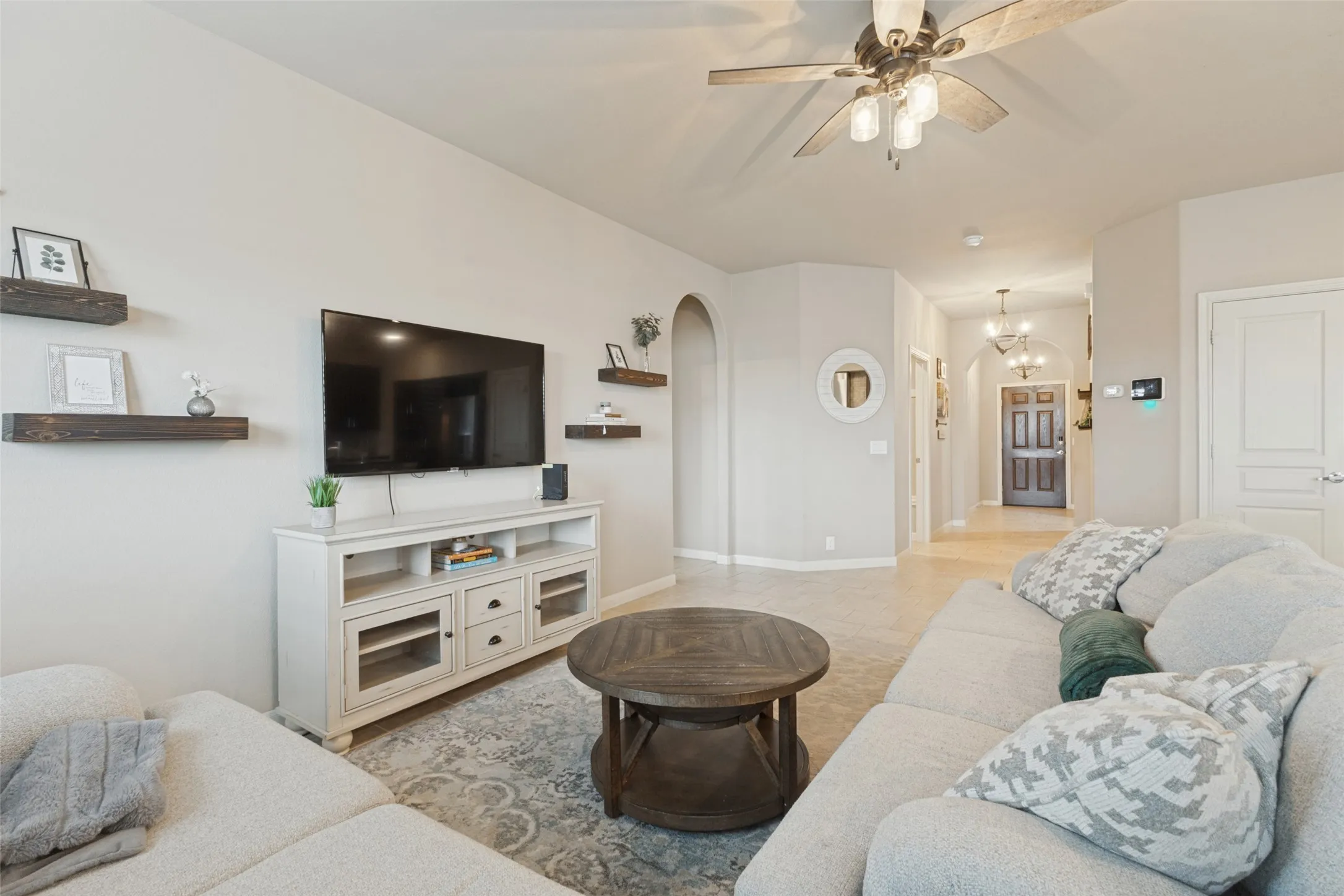 Single Family Residence For Sale in Collin County , 573 Providence Place, Lavon, Texas 75166, 3 Bedroom, 2 Bathroom, 2 Garage spaces, 1,538 Sqft, built in 2018, mls#21395054, Real Estate Agent in Lavon, Homes For Sale in Collin county, Homes For Sale in Lavon, Realtor in Lavon Texas, Real Estate Brokerage Independent Realty Texas, Luminita Cordes Realtor