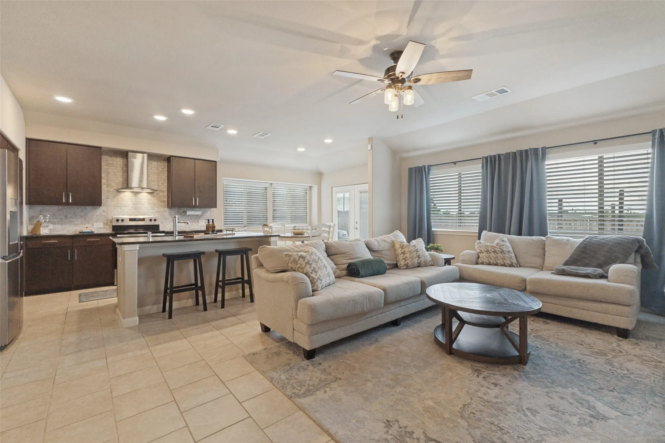 Single Family Residence For Sale in Collin County , 573 Providence Place, Lavon, Texas 75166, 3 Bedroom, 2 Bathroom, 2 Garage spaces, 1,538 Sqft, built in 2018, mls#21395054, Real Estate Agent in Lavon, Homes For Sale in Collin county, Homes For Sale in Lavon, Realtor in Lavon Texas, Real Estate Brokerage Independent Realty Texas, Luminita Cordes Realtor