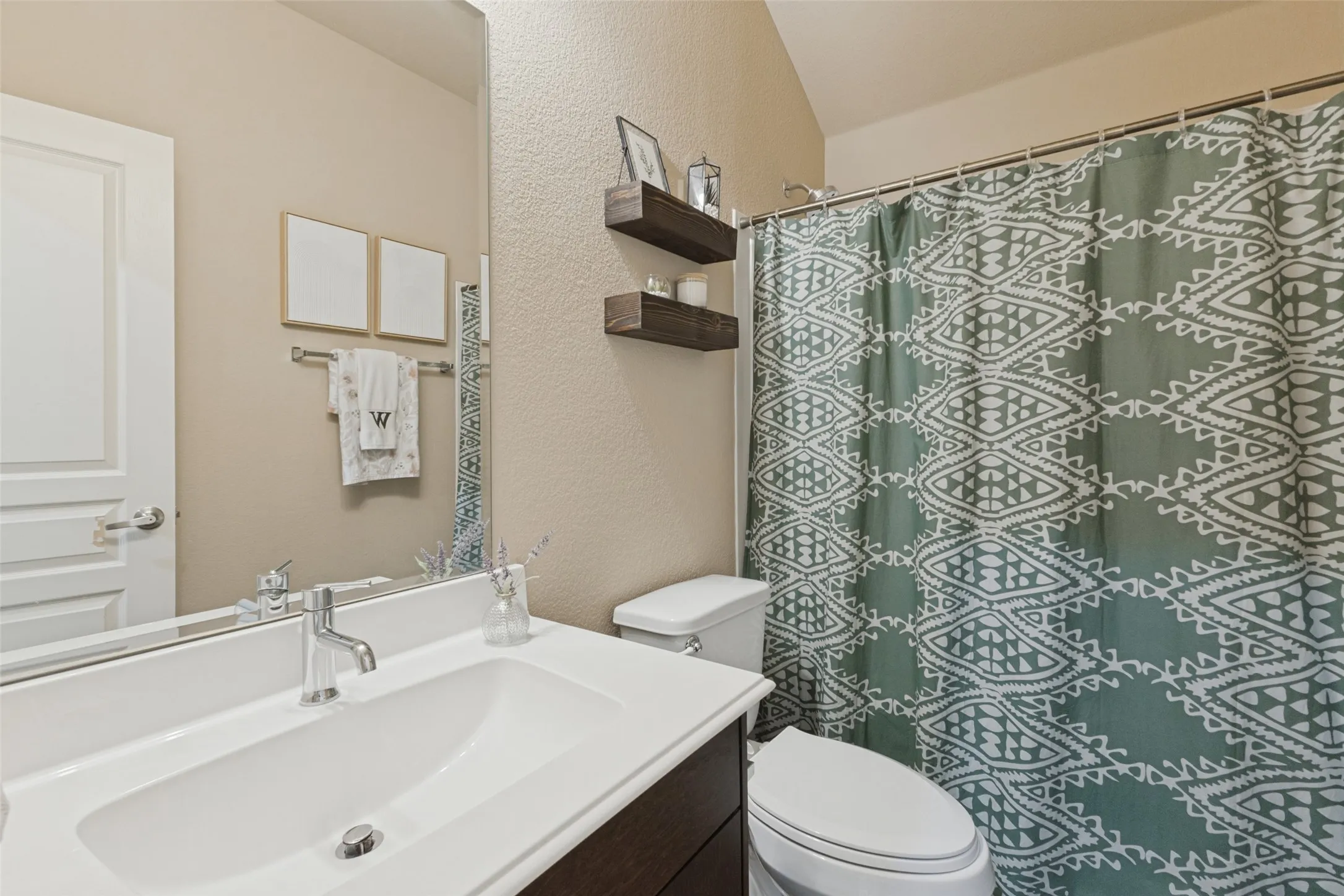 Single Family Residence For Sale in Collin County , 573 Providence Place, Lavon, Texas 75166, 3 Bedroom, 2 Bathroom, 2 Garage spaces, 1,538 Sqft, built in 2018, mls#21395054, Real Estate Agent in Lavon, Homes For Sale in Collin county, Homes For Sale in Lavon, Realtor in Lavon Texas, Real Estate Brokerage Independent Realty Texas, Luminita Cordes Realtor