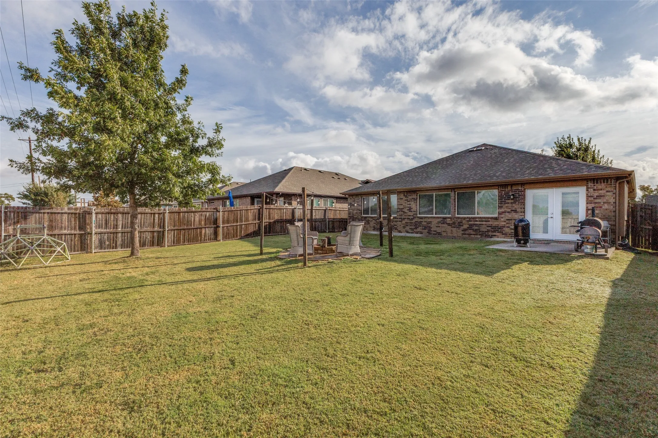 Single Family Residence For Sale in Collin County , 573 Providence Place, Lavon, Texas 75166, 3 Bedroom, 2 Bathroom, 2 Garage spaces, 1,538 Sqft, built in 2018, mls#21395054, Real Estate Agent in Lavon, Homes For Sale in Collin county, Homes For Sale in Lavon, Realtor in Lavon Texas, Real Estate Brokerage Independent Realty Texas, Luminita Cordes Realtor