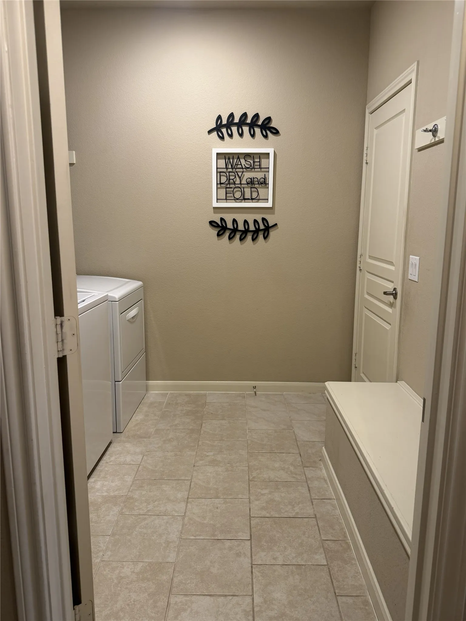 Single Family Residence For Sale in Collin County , 573 Providence Place, Lavon, Texas 75166, 3 Bedroom, 2 Bathroom, 2 Garage spaces, 1,538 Sqft, built in 2018, mls#21395054, Real Estate Agent in Lavon, Homes For Sale in Collin county, Homes For Sale in Lavon, Realtor in Lavon Texas, Real Estate Brokerage Independent Realty Texas, Luminita Cordes Realtor