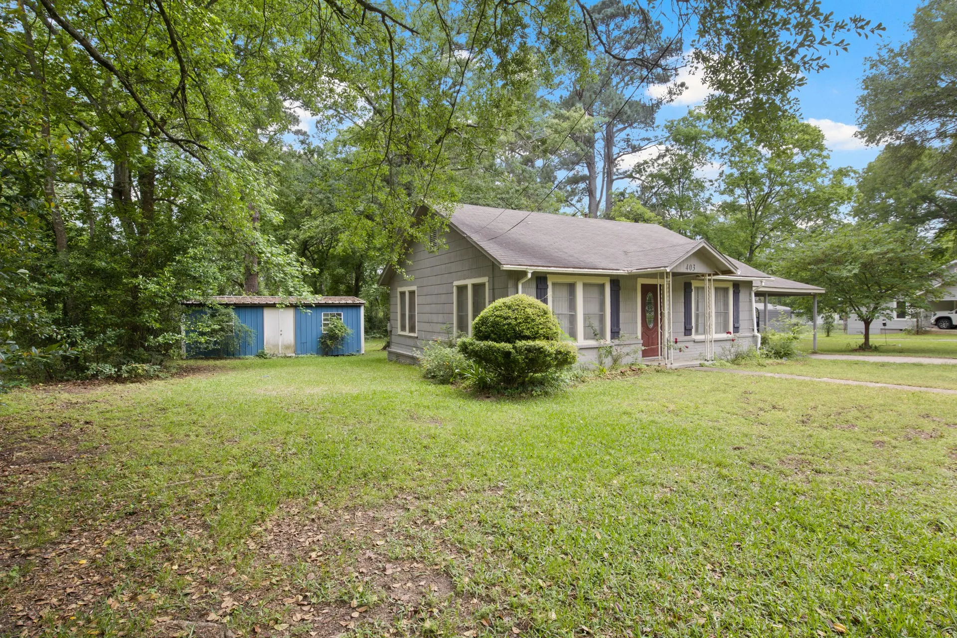 Single Family Residence For Sale in Morris County , 403 Pace Street, Naples, Texas 75568, 2 Bedroom, 1 Bathroom, Garage spaces, 870 Sqft, built in 1990, mls#21401256, Real Estate Agent in Naples, Homes For Sale in Morris county, Homes For Sale in Naples, Realtor in Naples Texas, Real Estate Brokerage Independent Realty Texas, Luminita Cordes Realtor