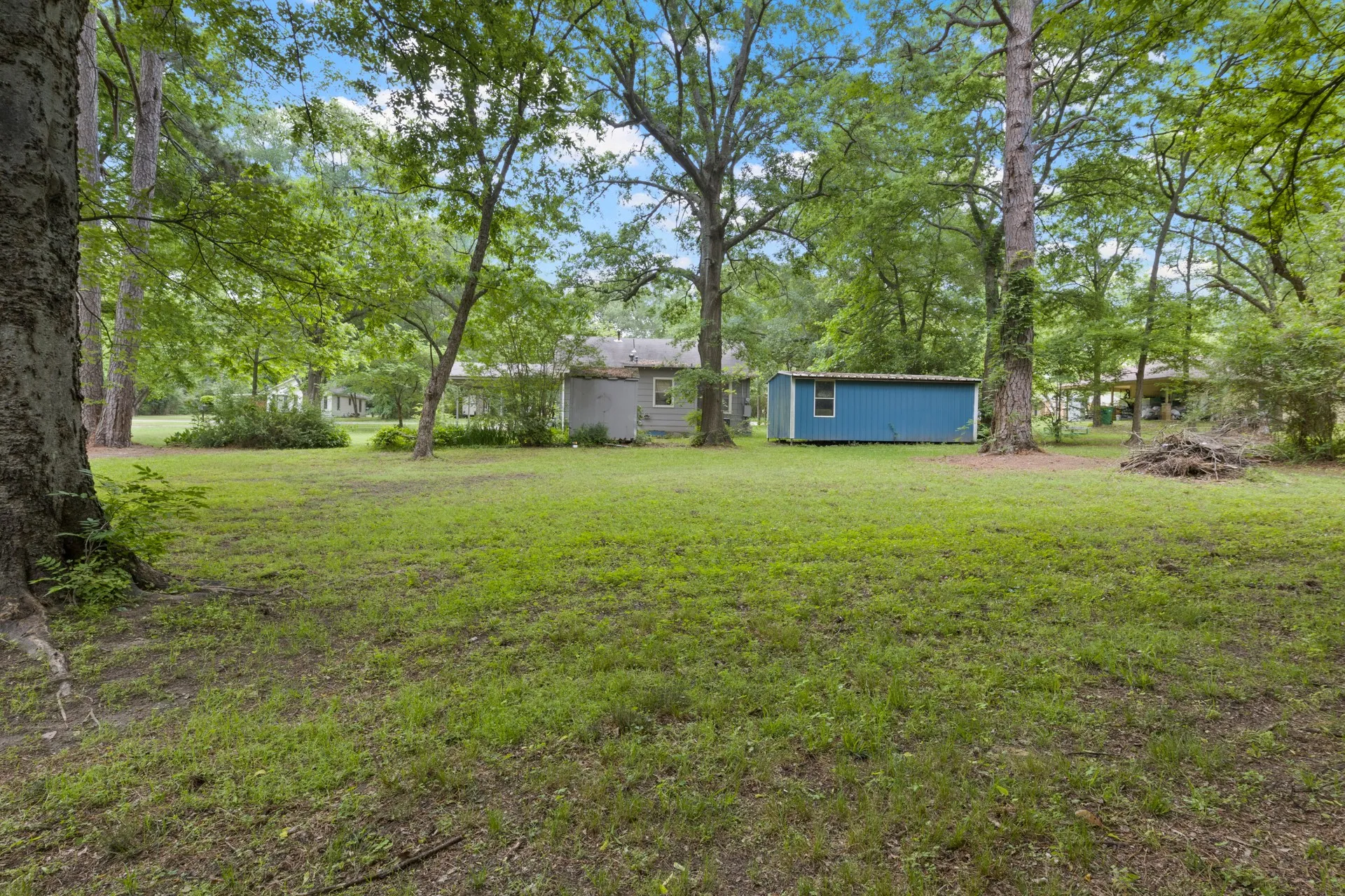 Single Family Residence For Sale in Morris County , 403 Pace Street, Naples, Texas 75568, 2 Bedroom, 1 Bathroom, Garage spaces, 870 Sqft, built in 1990, mls#21401256, Real Estate Agent in Naples, Homes For Sale in Morris county, Homes For Sale in Naples, Realtor in Naples Texas, Real Estate Brokerage Independent Realty Texas, Luminita Cordes Realtor