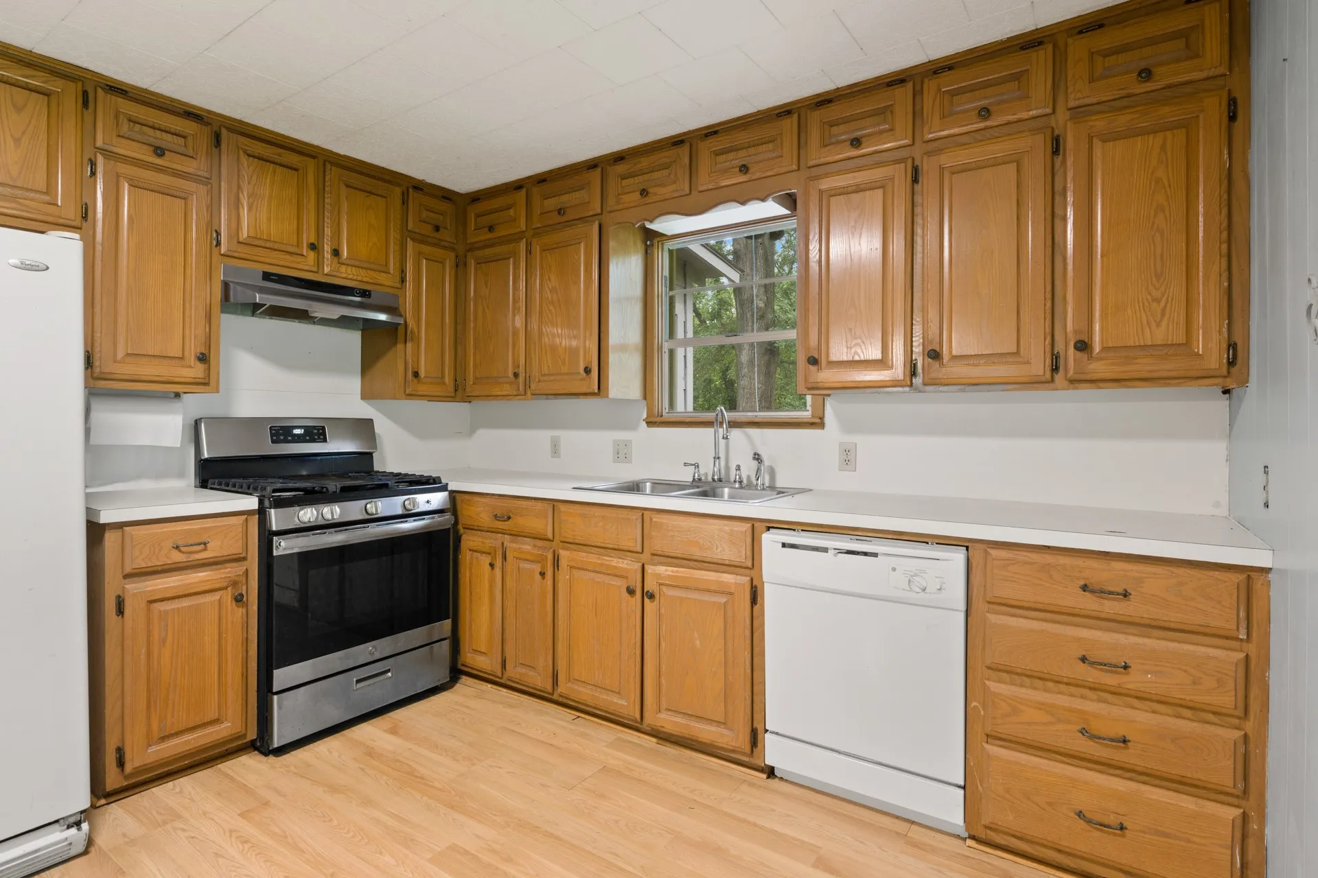 Single Family Residence For Sale in Morris County , 403 Pace Street, Naples, Texas 75568, 2 Bedroom, 1 Bathroom, Garage spaces, 870 Sqft, built in 1990, mls#21401256, Real Estate Agent in Naples, Homes For Sale in Morris county, Homes For Sale in Naples, Realtor in Naples Texas, Real Estate Brokerage Independent Realty Texas, Luminita Cordes Realtor