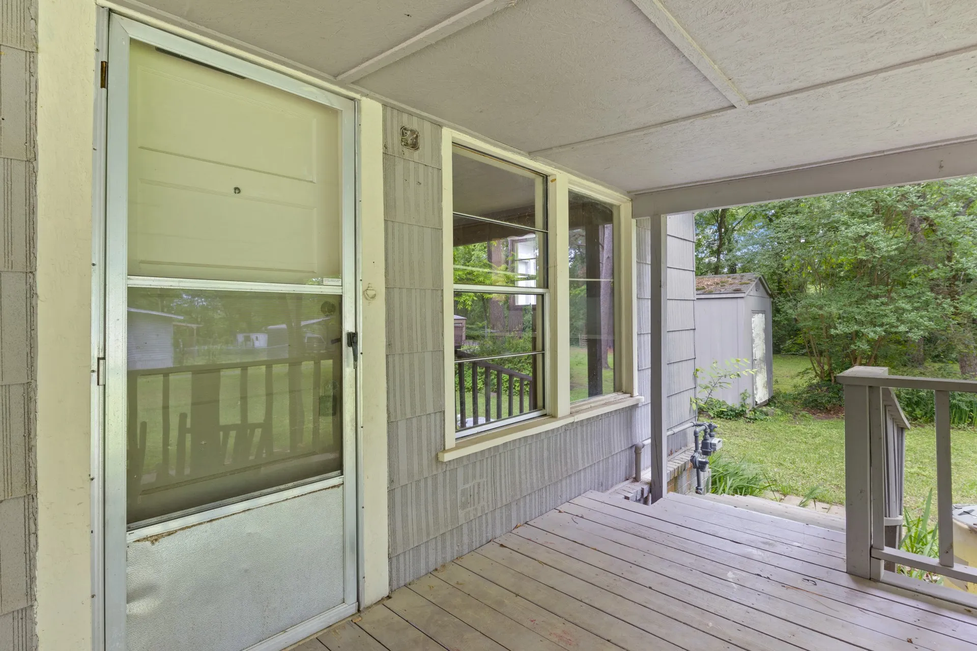 Single Family Residence For Sale in Morris County , 403 Pace Street, Naples, Texas 75568, 2 Bedroom, 1 Bathroom, Garage spaces, 870 Sqft, built in 1990, mls#21401256, Real Estate Agent in Naples, Homes For Sale in Morris county, Homes For Sale in Naples, Realtor in Naples Texas, Real Estate Brokerage Independent Realty Texas, Luminita Cordes Realtor