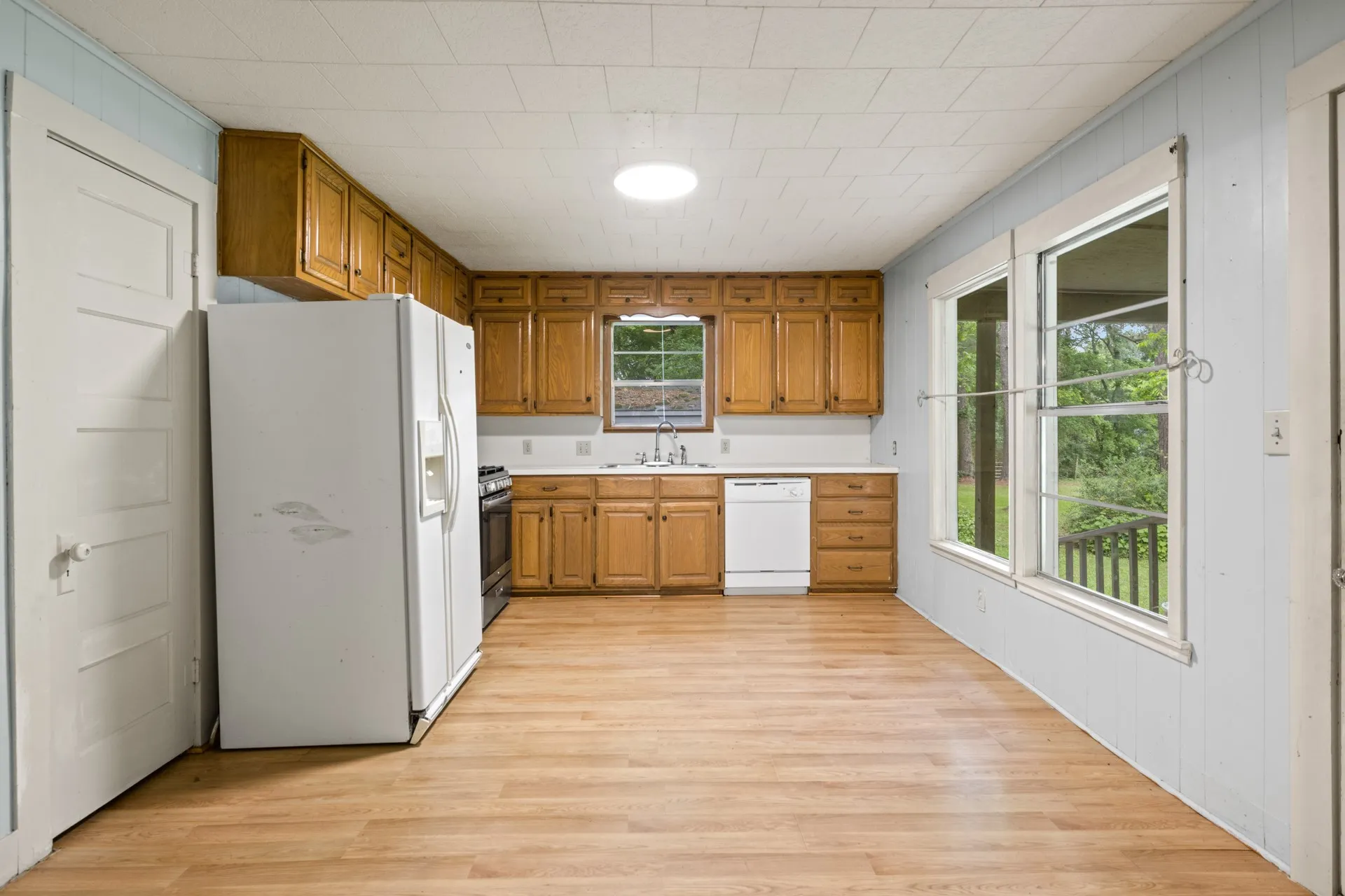 Single Family Residence For Sale in Morris County , 403 Pace Street, Naples, Texas 75568, 2 Bedroom, 1 Bathroom, Garage spaces, 870 Sqft, built in 1990, mls#21401256, Real Estate Agent in Naples, Homes For Sale in Morris county, Homes For Sale in Naples, Realtor in Naples Texas, Real Estate Brokerage Independent Realty Texas, Luminita Cordes Realtor
