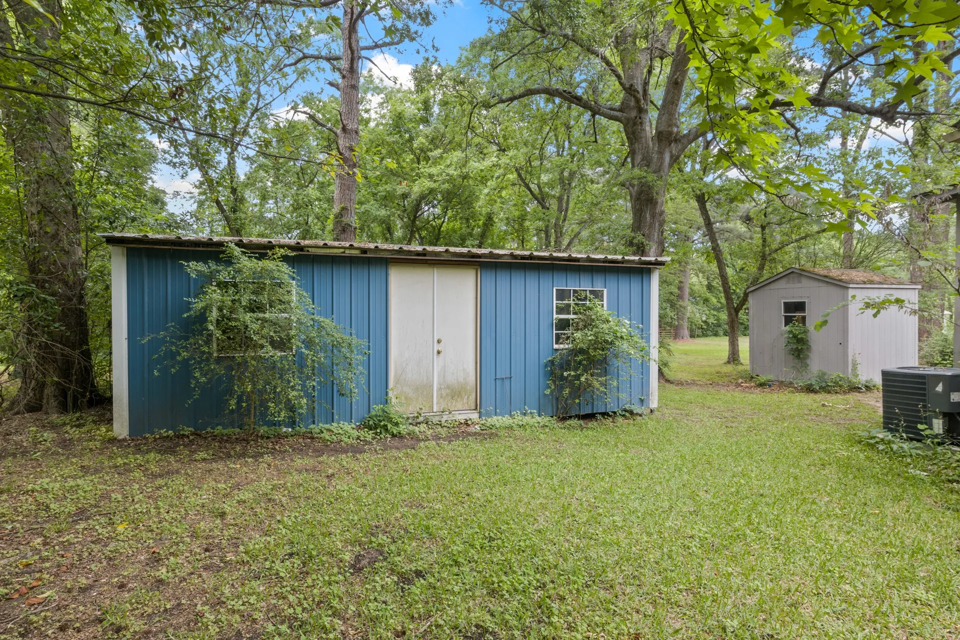 Single Family Residence For Sale in Morris County , 403 Pace Street, Naples, Texas 75568, 2 Bedroom, 1 Bathroom, Garage spaces, 870 Sqft, built in 1990, mls#21401256, Real Estate Agent in Naples, Homes For Sale in Morris county, Homes For Sale in Naples, Realtor in Naples Texas, Real Estate Brokerage Independent Realty Texas, Luminita Cordes Realtor