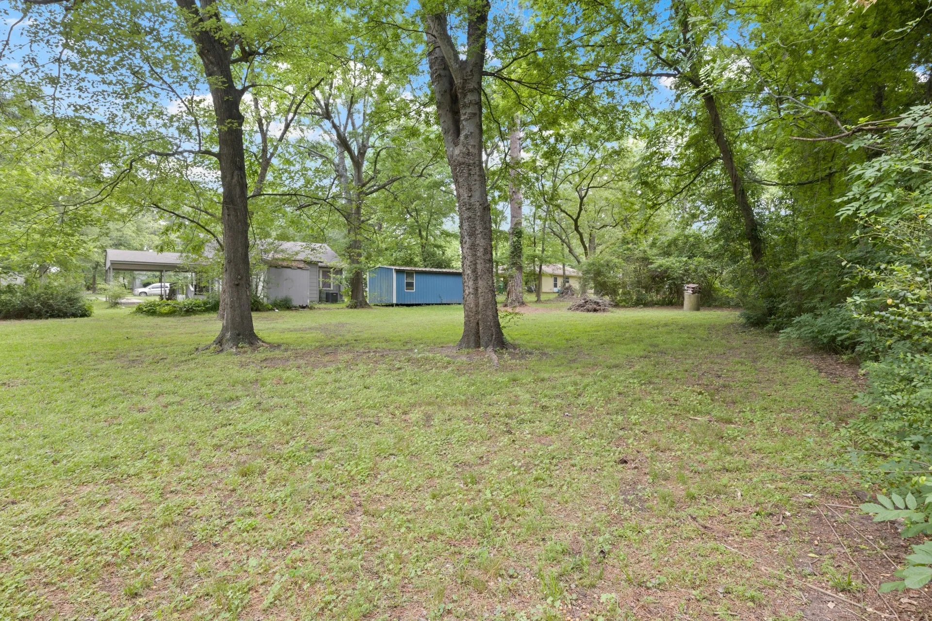 Single Family Residence For Sale in Morris County , 403 Pace Street, Naples, Texas 75568, 2 Bedroom, 1 Bathroom, Garage spaces, 870 Sqft, built in 1990, mls#21401256, Real Estate Agent in Naples, Homes For Sale in Morris county, Homes For Sale in Naples, Realtor in Naples Texas, Real Estate Brokerage Independent Realty Texas, Luminita Cordes Realtor