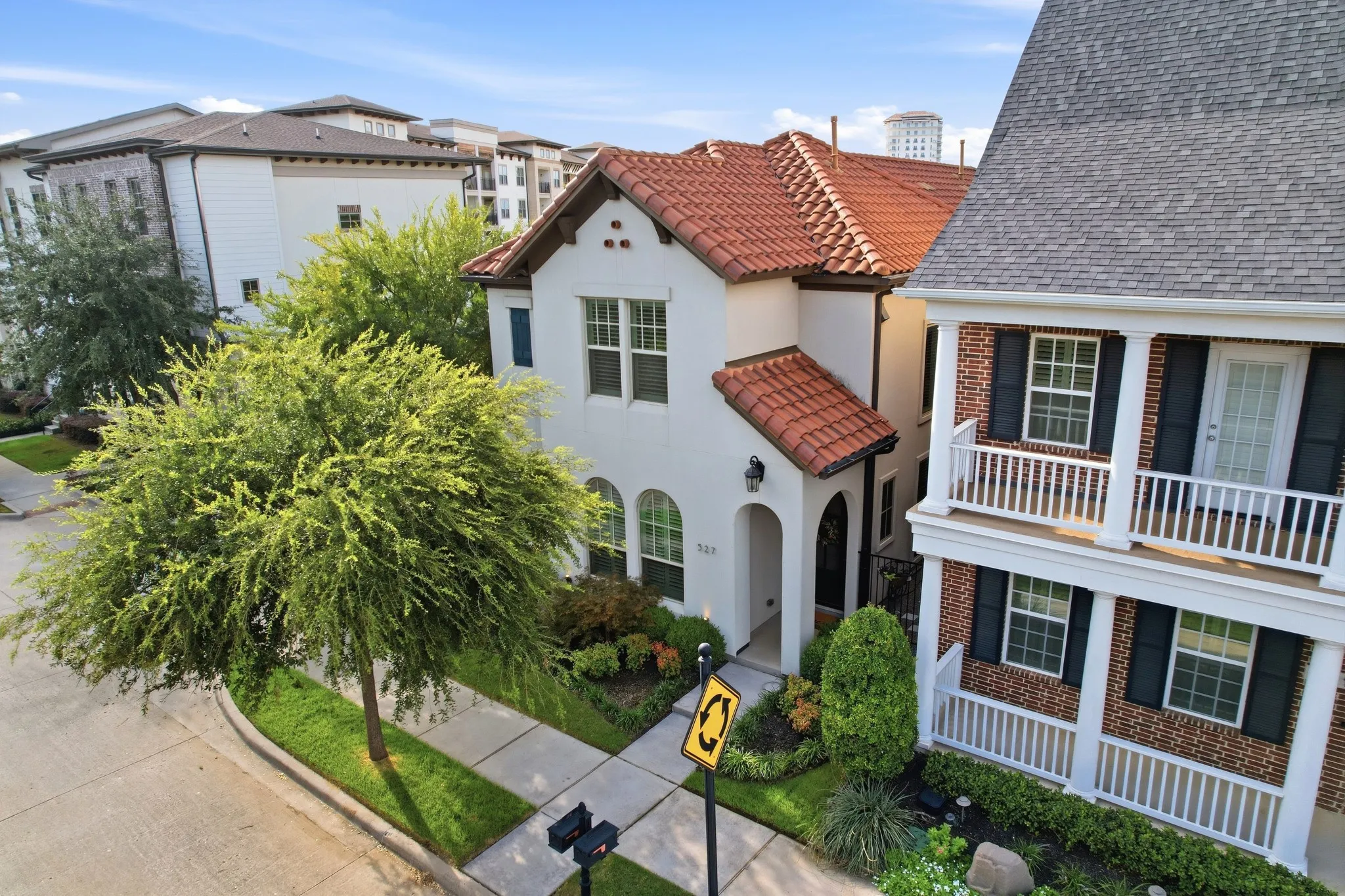 Single Family Residence For Sale in Denton County , 527 Sandy Lane, Flower Mound, Texas 75022, 3 Bedroom, 4 Bathroom, 2 Garage spaces, 2,500 Sqft, built in 2017, mls#21398830, Real Estate Agent in Flower Mound, Homes For Sale in Denton county, Homes For Sale in Flower Mound, Realtor in Flower Mound Texas, Real Estate Brokerage Independent Realty Texas, Luminita Cordes Realtor