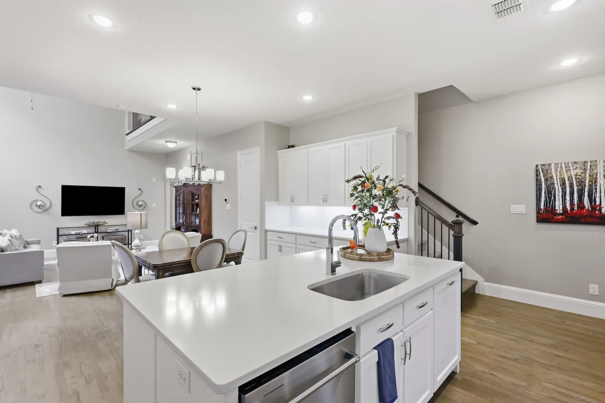 Single Family Residence For Sale in Denton County , 527 Sandy Lane, Flower Mound, Texas 75022, 3 Bedroom, 4 Bathroom, 2 Garage spaces, 2,500 Sqft, built in 2017, mls#21398830, Real Estate Agent in Flower Mound, Homes For Sale in Denton county, Homes For Sale in Flower Mound, Realtor in Flower Mound Texas, Real Estate Brokerage Independent Realty Texas, Luminita Cordes Realtor