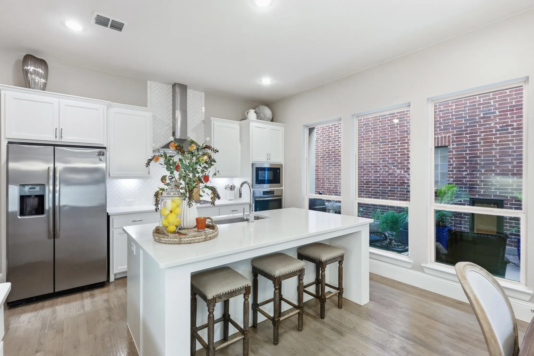 Single Family Residence For Sale in Denton County , 527 Sandy Lane, Flower Mound, Texas 75022, 3 Bedroom, 4 Bathroom, 2 Garage spaces, 2,500 Sqft, built in 2017, mls#21398830, Real Estate Agent in Flower Mound, Homes For Sale in Denton county, Homes For Sale in Flower Mound, Realtor in Flower Mound Texas, Real Estate Brokerage Independent Realty Texas, Luminita Cordes Realtor