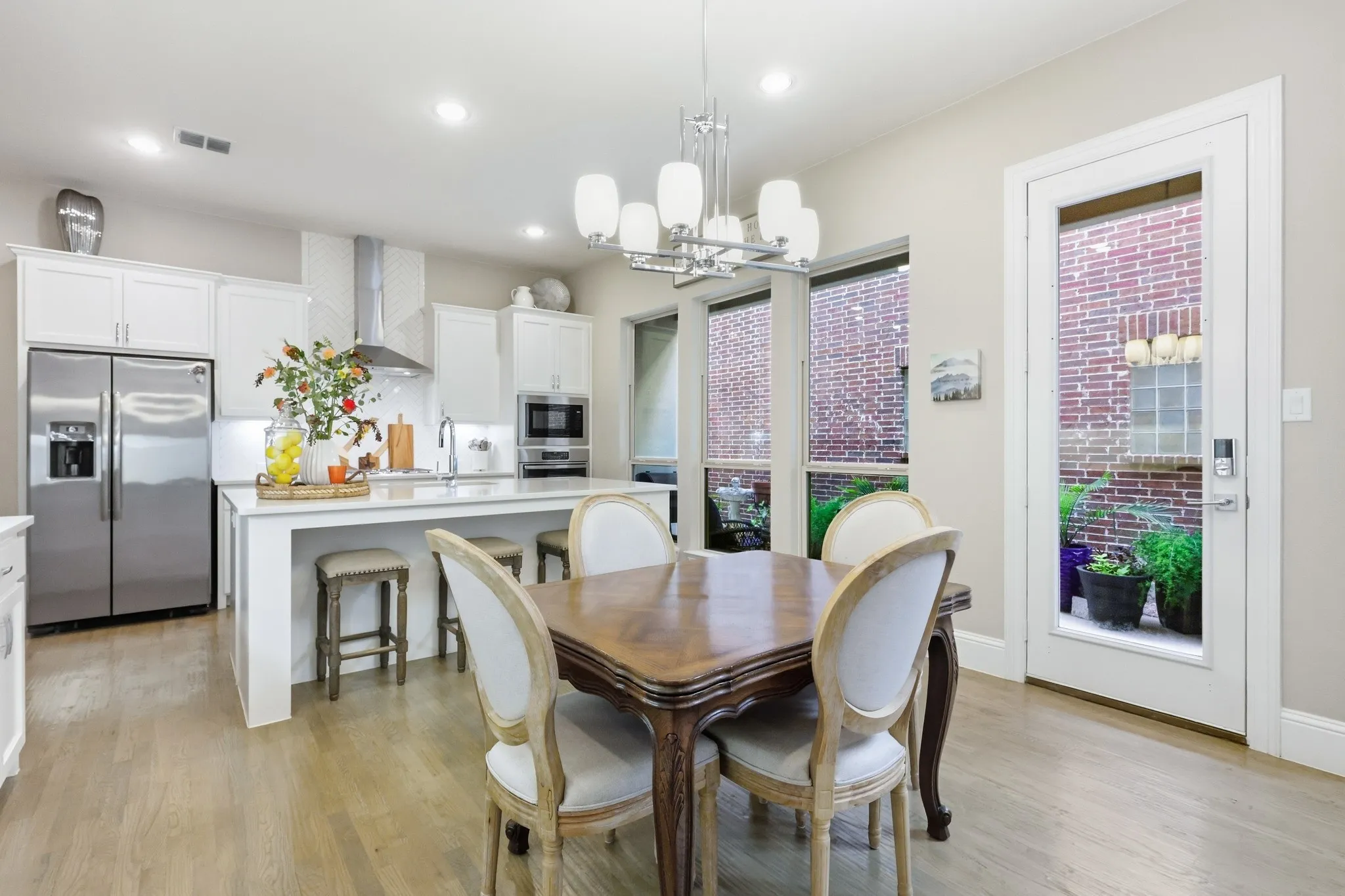 Single Family Residence For Sale in Denton County , 527 Sandy Lane, Flower Mound, Texas 75022, 3 Bedroom, 4 Bathroom, 2 Garage spaces, 2,500 Sqft, built in 2017, mls#21398830, Real Estate Agent in Flower Mound, Homes For Sale in Denton county, Homes For Sale in Flower Mound, Realtor in Flower Mound Texas, Real Estate Brokerage Independent Realty Texas, Luminita Cordes Realtor