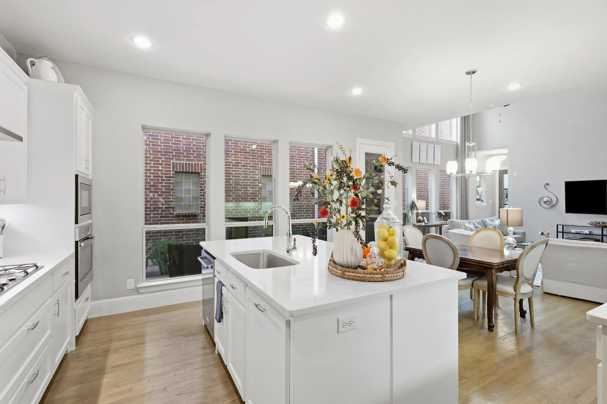 Single Family Residence For Sale in Denton County , 527 Sandy Lane, Flower Mound, Texas 75022, 3 Bedroom, 4 Bathroom, 2 Garage spaces, 2,500 Sqft, built in 2017, mls#21398830, Real Estate Agent in Flower Mound, Homes For Sale in Denton county, Homes For Sale in Flower Mound, Realtor in Flower Mound Texas, Real Estate Brokerage Independent Realty Texas, Luminita Cordes Realtor