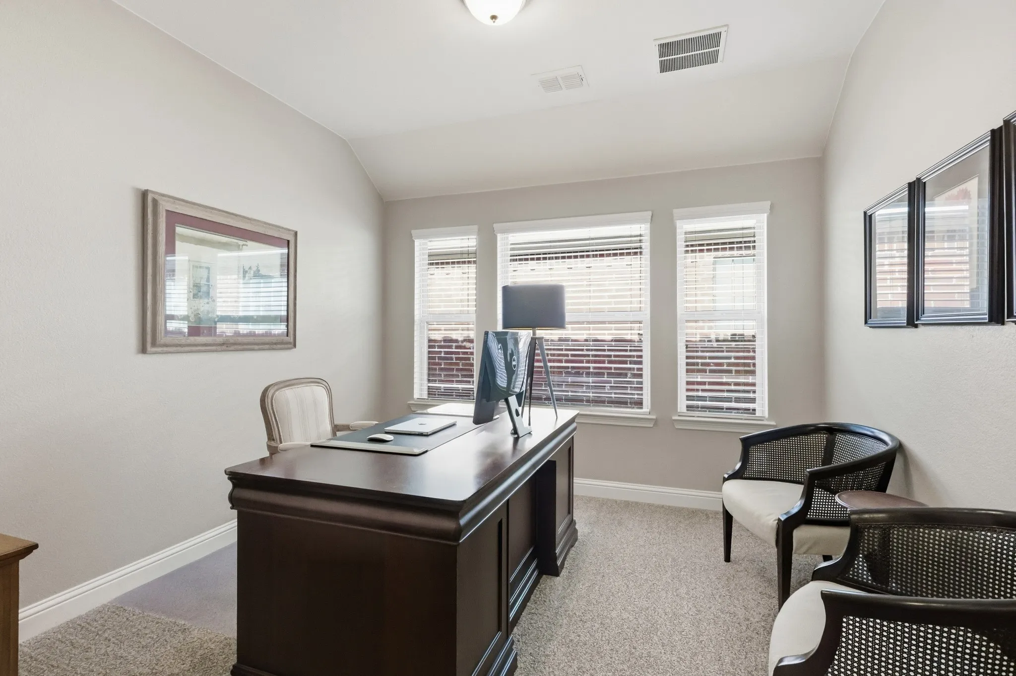 Single Family Residence For Sale in Denton County , 527 Sandy Lane, Flower Mound, Texas 75022, 3 Bedroom, 4 Bathroom, 2 Garage spaces, 2,500 Sqft, built in 2017, mls#21398830, Real Estate Agent in Flower Mound, Homes For Sale in Denton county, Homes For Sale in Flower Mound, Realtor in Flower Mound Texas, Real Estate Brokerage Independent Realty Texas, Luminita Cordes Realtor