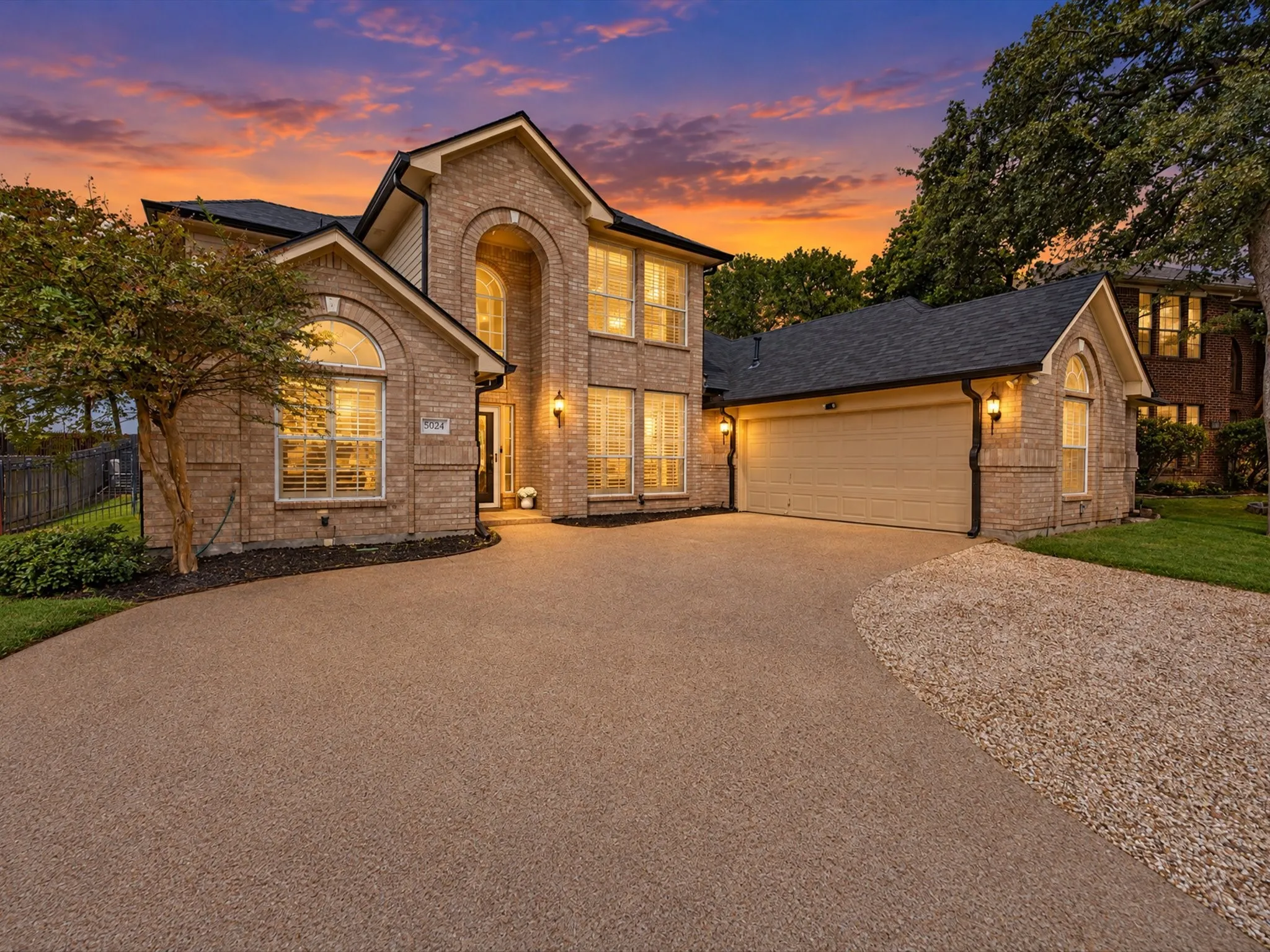 Single Family Residence For Sale in Tarrant County , 5024 Pointclear Court, Arlington, Texas 76017, 4 Bedroom, 3 Bathroom, 2 Garage spaces, 2,679 Sqft, built in 1996, mls#21401024, Real Estate Agent in Arlington, Homes For Sale in Tarrant county, Homes For Sale in Arlington, Realtor in Arlington Texas, Real Estate Brokerage Independent Realty Texas, Luminita Cordes Realtor