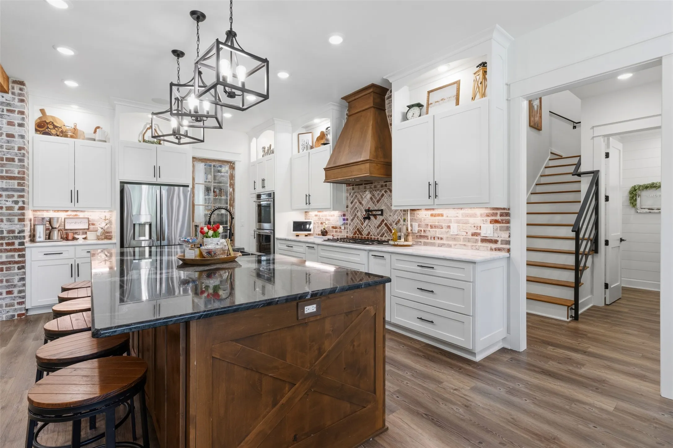 Single Family Residence For Sale in Upshur County , 317 Private Road 4351, Gilmer, Texas 75644, 5 Bedroom, 7 Bathroom, 3 Garage spaces, 3,484 Sqft, built in 2021, mls#21401161, Real Estate Agent in Gilmer, Homes For Sale in Upshur county, Homes For Sale in Gilmer, Realtor in Gilmer Texas, Real Estate Brokerage Independent Realty Texas, Luminita Cordes Realtor