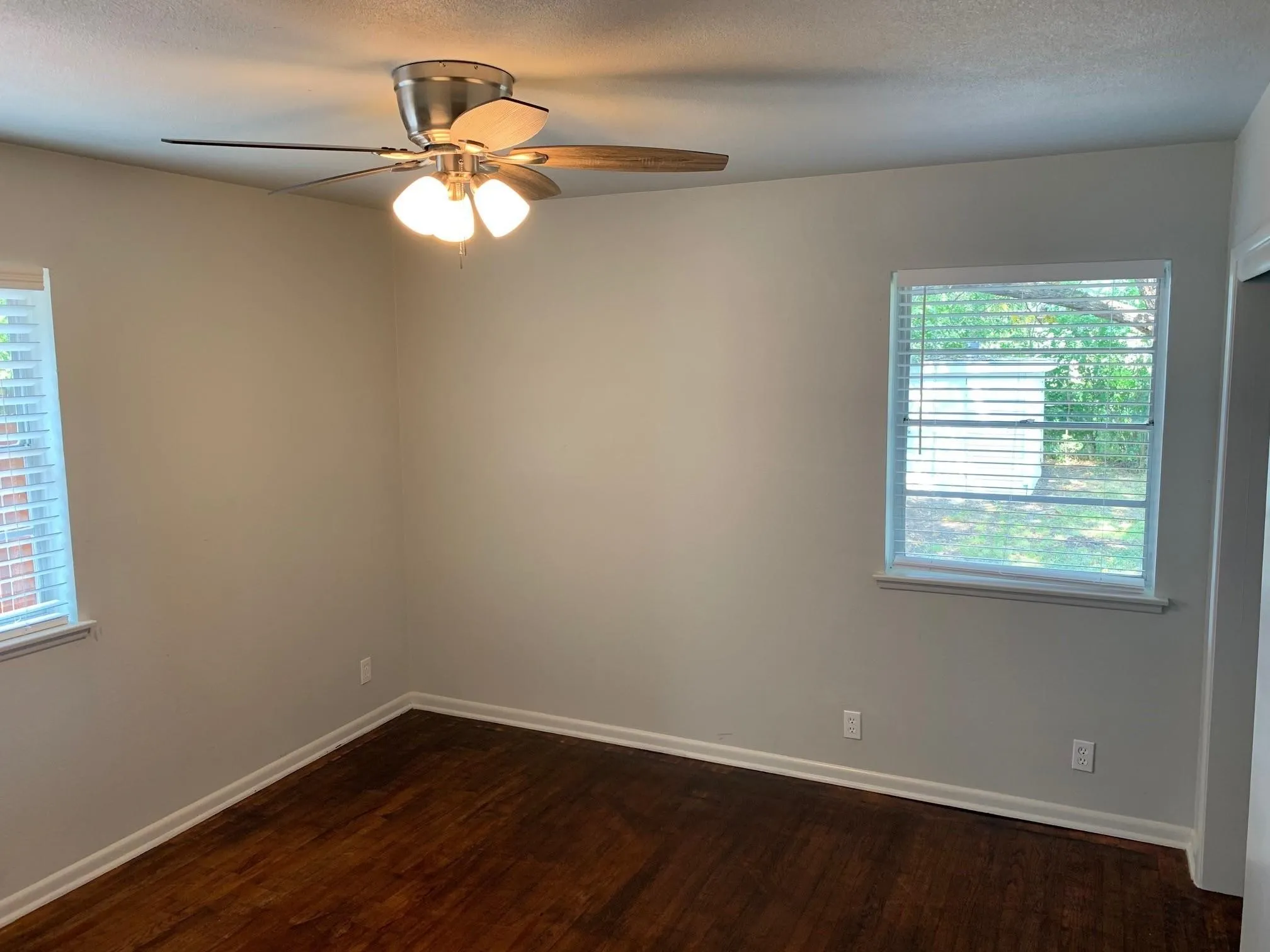 Single Family Residence For Rent in Dallas County , 13915 Stardust Lane, Farmers Branch, Texas 75234, 3 Bedroom, 1 Bathroom, 1 Garage spaces, 1,104 Sqft, built in 1956, mls#21401275, Real Estate Agent in Farmers Branch, Homes For Rent in Dallas county, Homes For Rent in Farmers Branch, Realtor in Farmers Branch Texas, Real Estate Brokerage Independent Realty Texas, Luminita Cordes Realtor