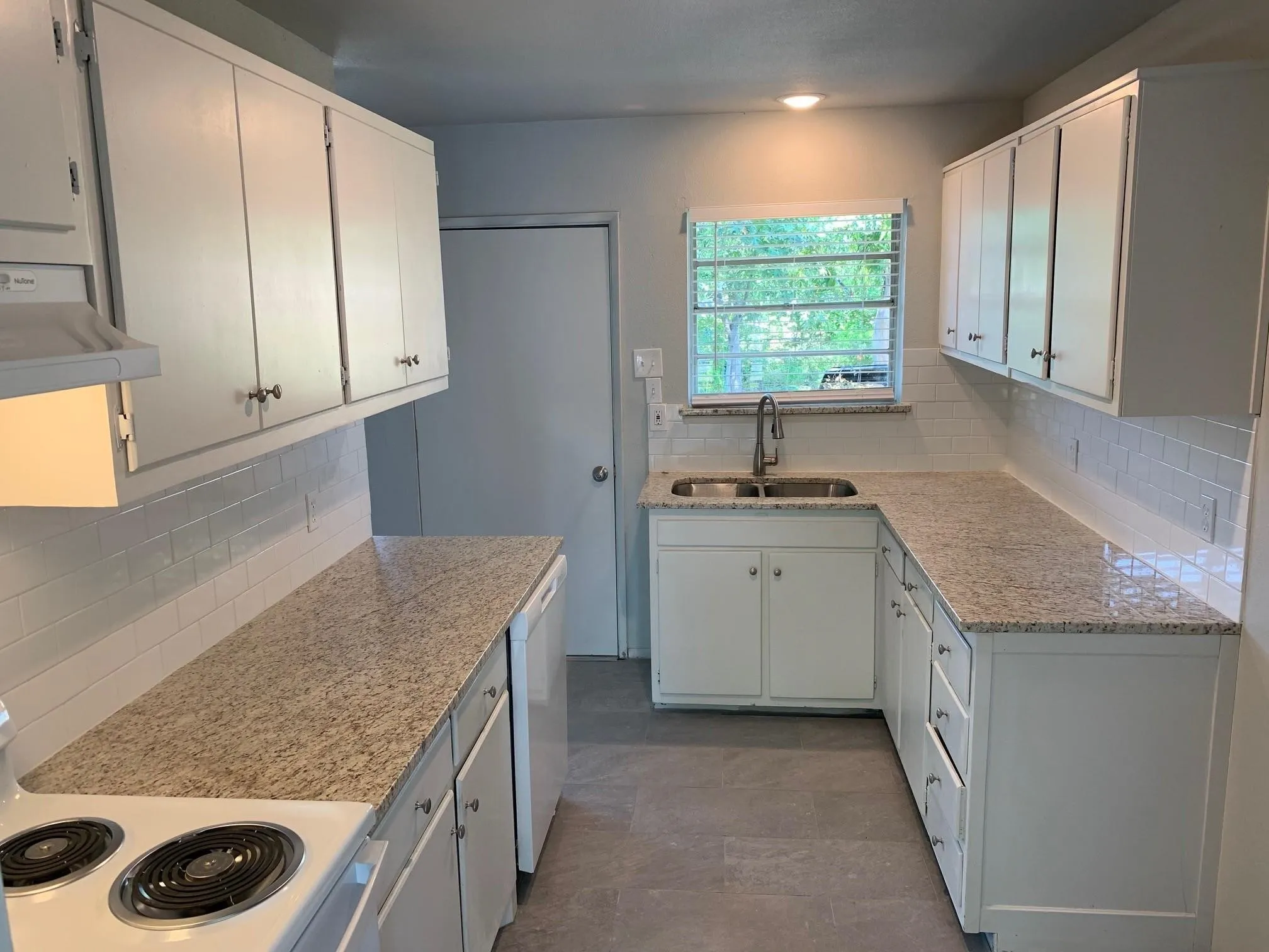 Single Family Residence For Rent in Dallas County , 13915 Stardust Lane, Farmers Branch, Texas 75234, 3 Bedroom, 1 Bathroom, 1 Garage spaces, 1,104 Sqft, built in 1956, mls#21401275, Real Estate Agent in Farmers Branch, Homes For Rent in Dallas county, Homes For Rent in Farmers Branch, Realtor in Farmers Branch Texas, Real Estate Brokerage Independent Realty Texas, Luminita Cordes Realtor