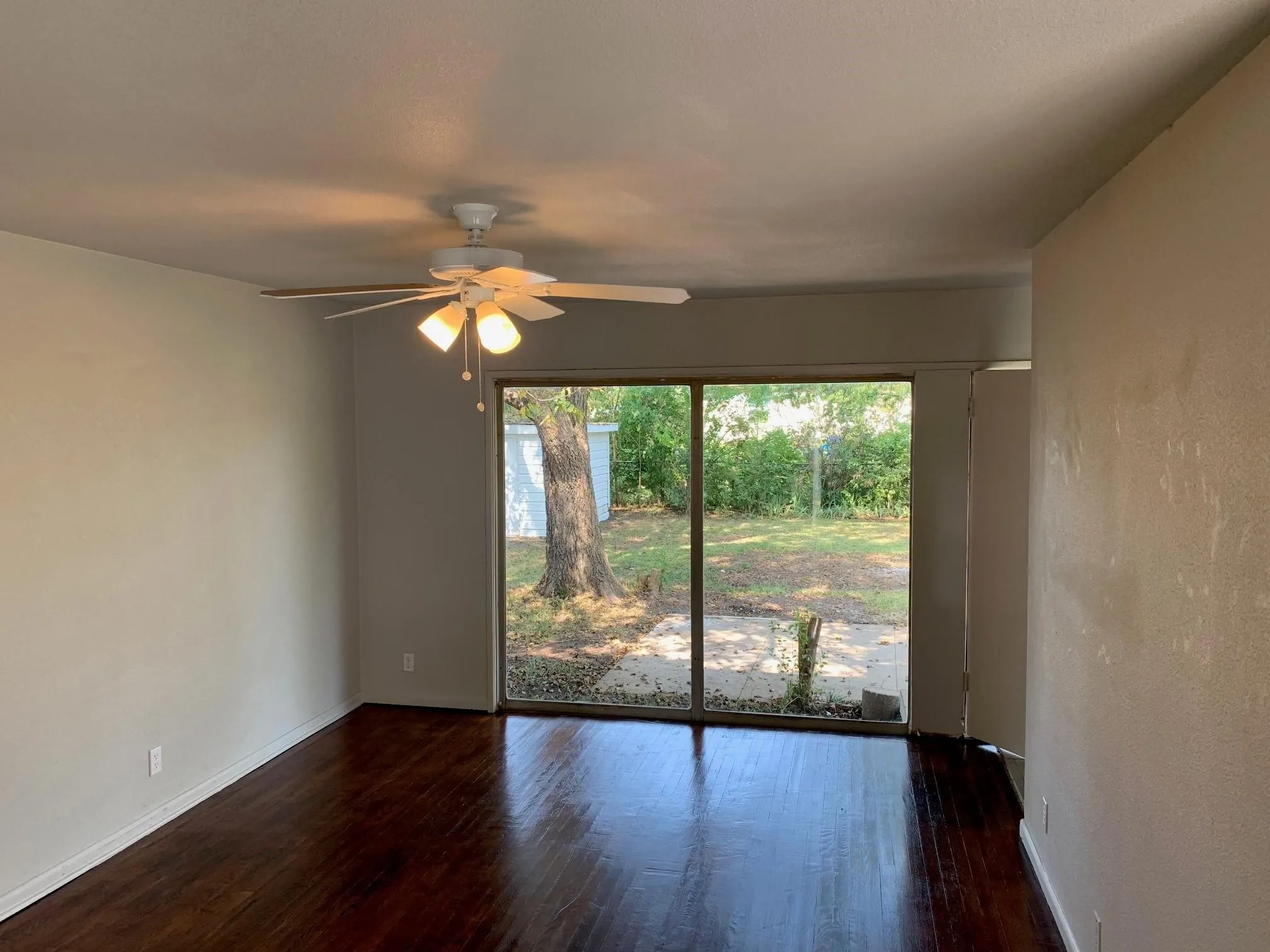 Single Family Residence For Rent in Dallas County , 13915 Stardust Lane, Farmers Branch, Texas 75234, 3 Bedroom, 1 Bathroom, 1 Garage spaces, 1,104 Sqft, built in 1956, mls#21401275, Real Estate Agent in Farmers Branch, Homes For Rent in Dallas county, Homes For Rent in Farmers Branch, Realtor in Farmers Branch Texas, Real Estate Brokerage Independent Realty Texas, Luminita Cordes Realtor
