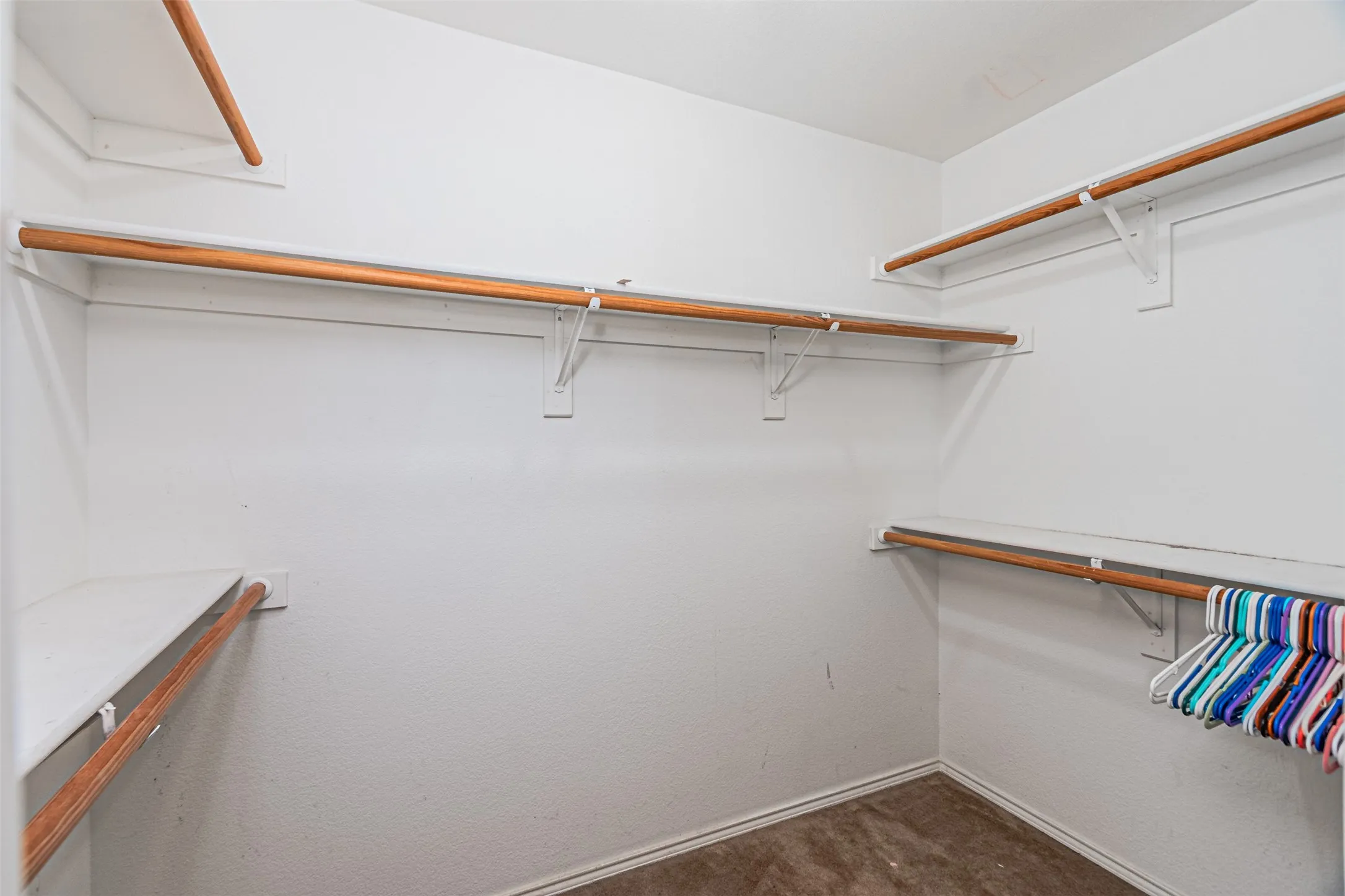 Single Family Residence For Sale in Ellis County , 1214 Embercrest Drive, Midlothian, Texas 76065, 3 Bedroom, 2 Bathroom, 2 Garage spaces, 1,265 Sqft, built in 2002, mls#21401122, Real Estate Agent in Midlothian, Homes For Sale in Ellis county, Homes For Sale in Midlothian, Realtor in Midlothian Texas, Real Estate Brokerage Independent Realty Texas, Luminita Cordes Realtor
