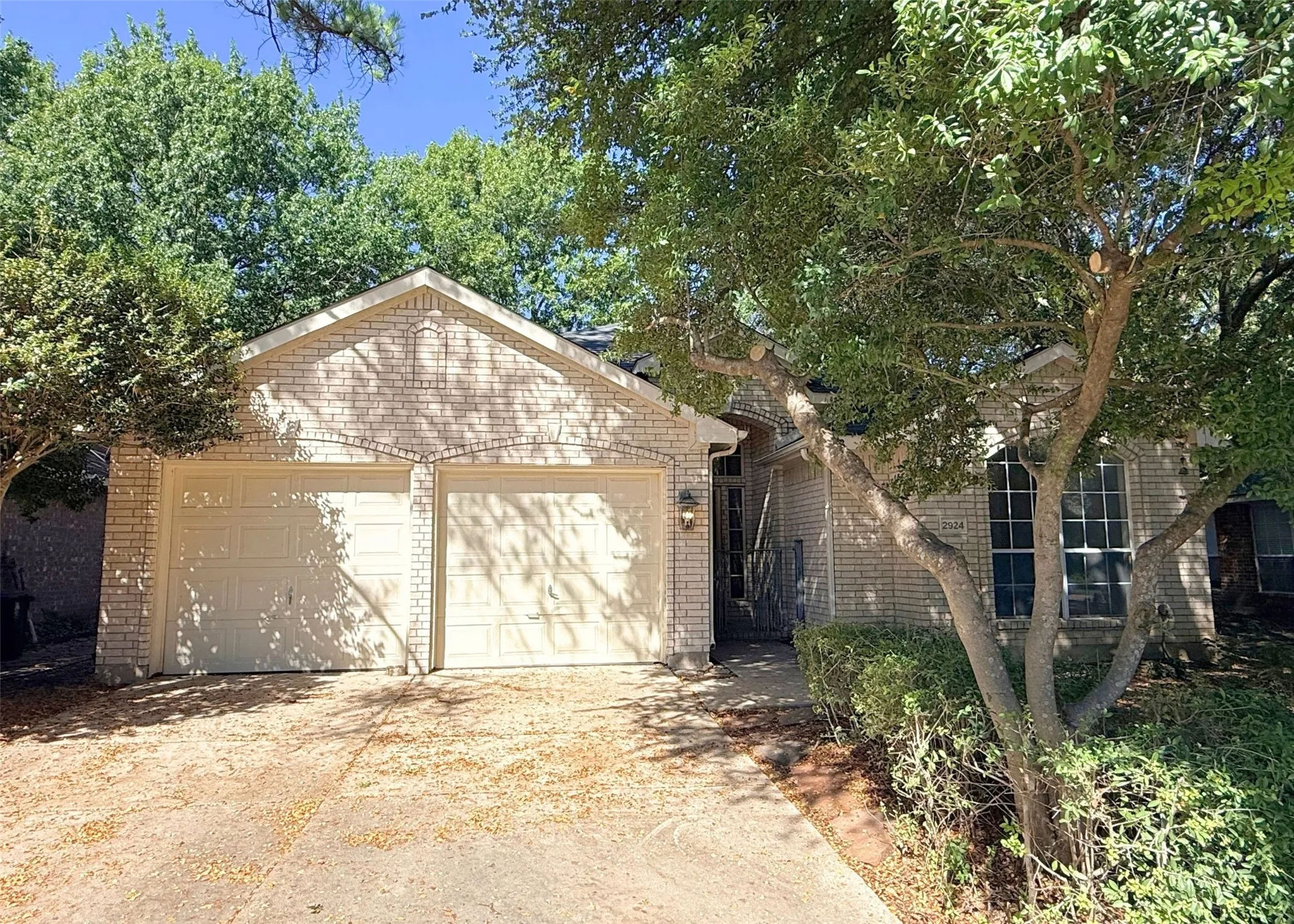 Single Family Residence For Rent in Collin County , 2924 Coventry Lane, Mc Kinney, Texas 75069, 3 Bedroom, 2 Bathroom, 2 Garage spaces, 1,746 Sqft, built in 1997, mls#21399486, Real Estate Agent in Mc Kinney, Homes For Rent in Collin county, Homes For Rent in Mc Kinney, Realtor in Mc Kinney Texas, Real Estate Brokerage Independent Realty Texas, Luminita Cordes Realtor