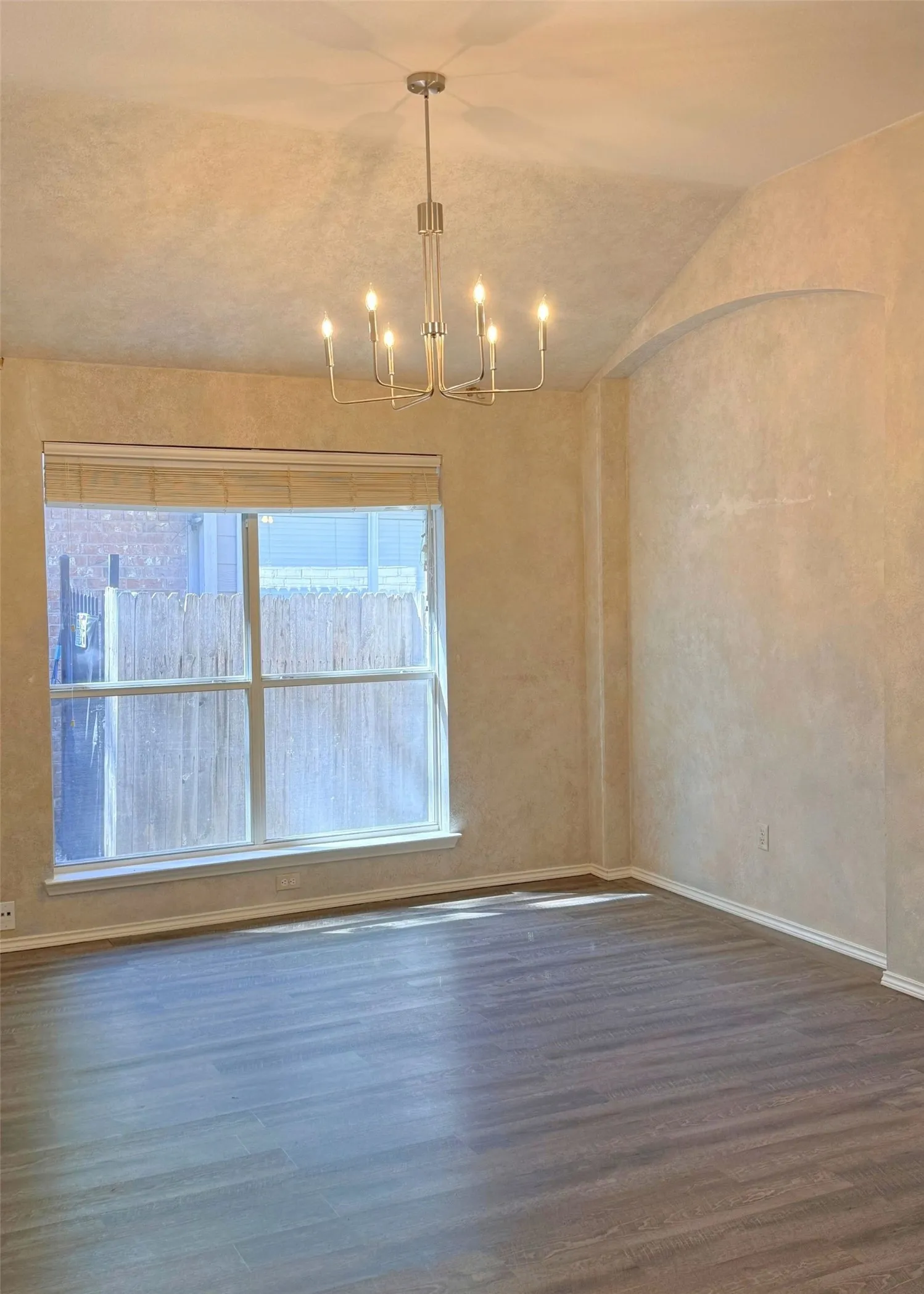 Single Family Residence For Rent in Collin County , 2924 Coventry Lane, Mc Kinney, Texas 75069, 3 Bedroom, 2 Bathroom, 2 Garage spaces, 1,746 Sqft, built in 1997, mls#21399486, Real Estate Agent in Mc Kinney, Homes For Rent in Collin county, Homes For Rent in Mc Kinney, Realtor in Mc Kinney Texas, Real Estate Brokerage Independent Realty Texas, Luminita Cordes Realtor