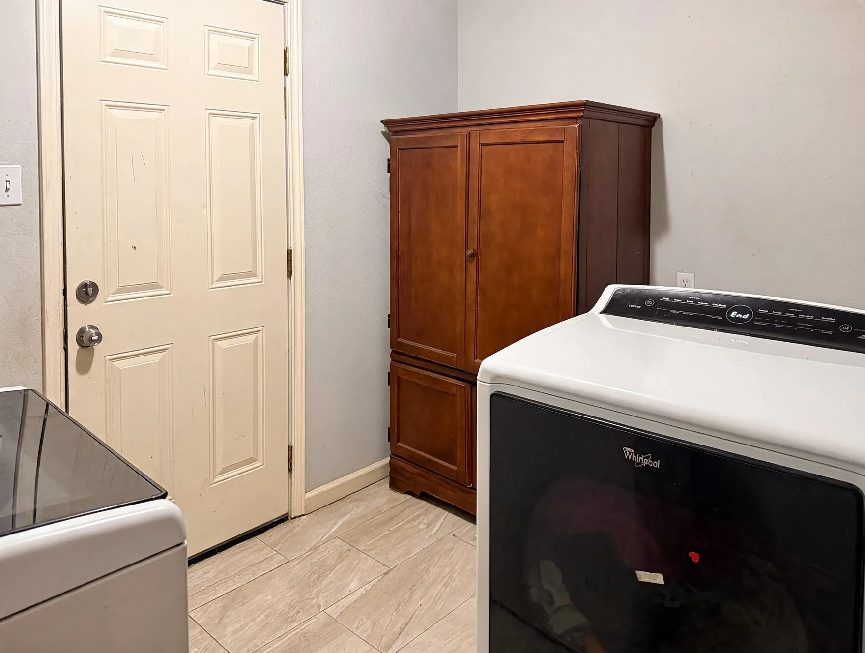 Single Family Residence For Sale in Hunt County , 9760 Cherokee Trail, Quinlan, Texas 75474, 3 Bedroom, 2 Bathroom, Garage spaces, 2,595 Sqft, built in 1977, mls#21390327, Real Estate Agent in Quinlan, Homes For Sale in Hunt county, Homes For Sale in Quinlan, Realtor in Quinlan Texas, Real Estate Brokerage Independent Realty Texas, Luminita Cordes Realtor