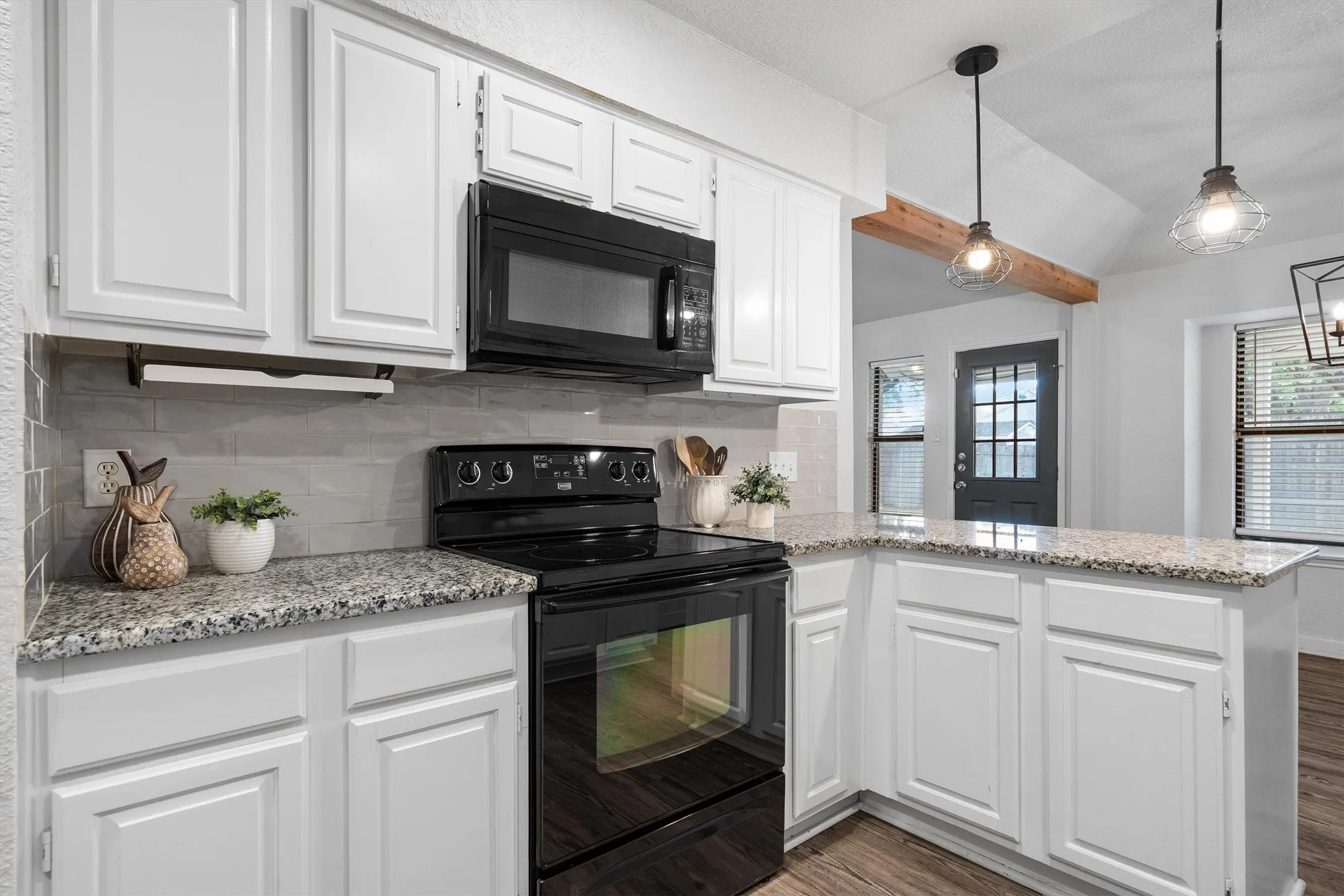 Single Family Residence For Sale in Tarrant County , 6836 Megan Lane, North Richland Hills, Texas 76182, 3 Bedroom, 2 Bathroom, 2 Garage spaces, 1,823 Sqft, built in 1985, mls#21399669, Real Estate Agent in North Richland Hills, Homes For Sale in Tarrant county, Homes For Sale in North Richland Hills, Realtor in North Richland Hills Texas, Real Estate Brokerage Independent Realty Texas, Luminita Cordes Realtor