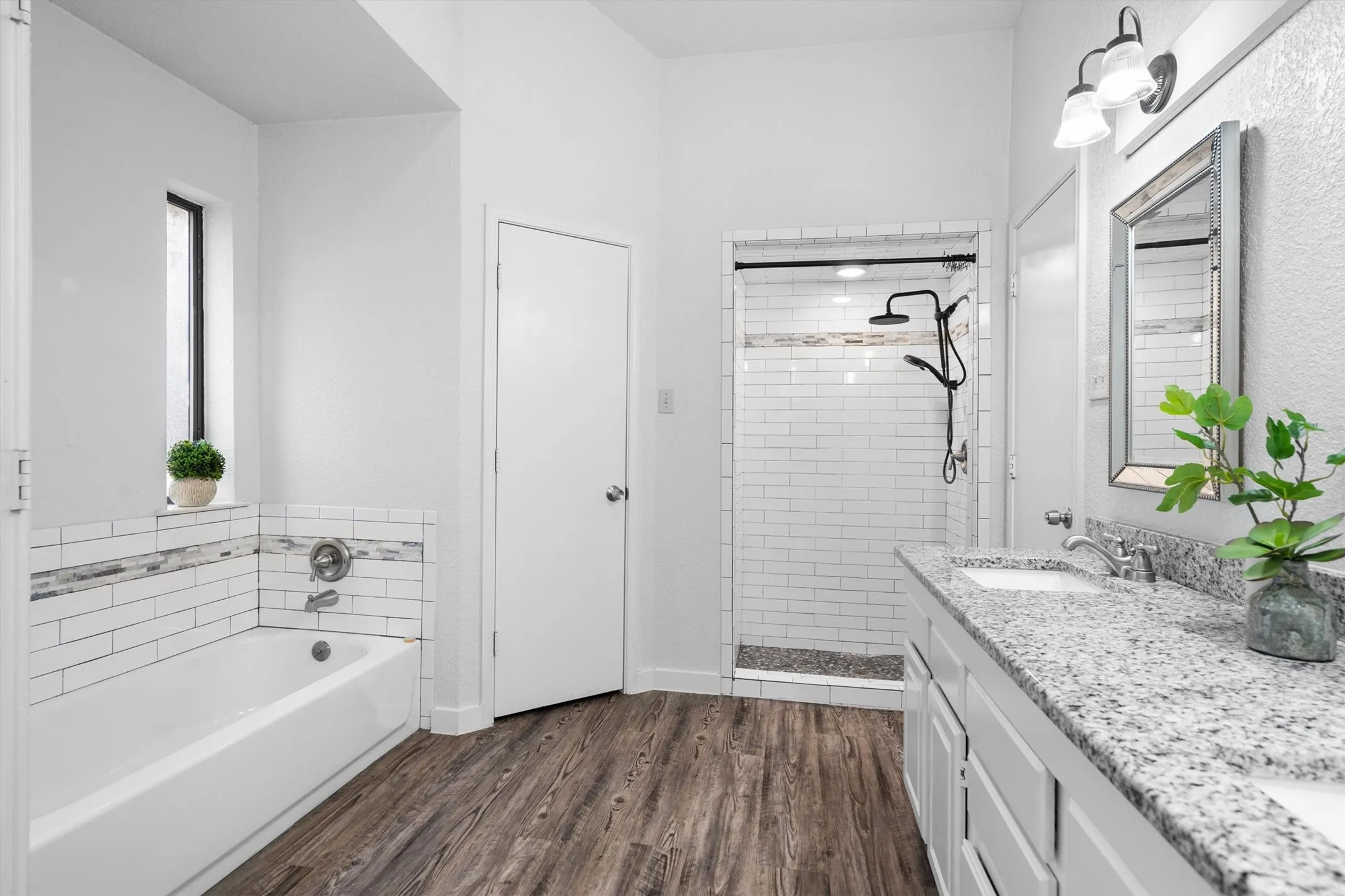 Single Family Residence For Sale in Tarrant County , 6836 Megan Lane, North Richland Hills, Texas 76182, 3 Bedroom, 2 Bathroom, 2 Garage spaces, 1,823 Sqft, built in 1985, mls#21399669, Real Estate Agent in North Richland Hills, Homes For Sale in Tarrant county, Homes For Sale in North Richland Hills, Realtor in North Richland Hills Texas, Real Estate Brokerage Independent Realty Texas, Luminita Cordes Realtor