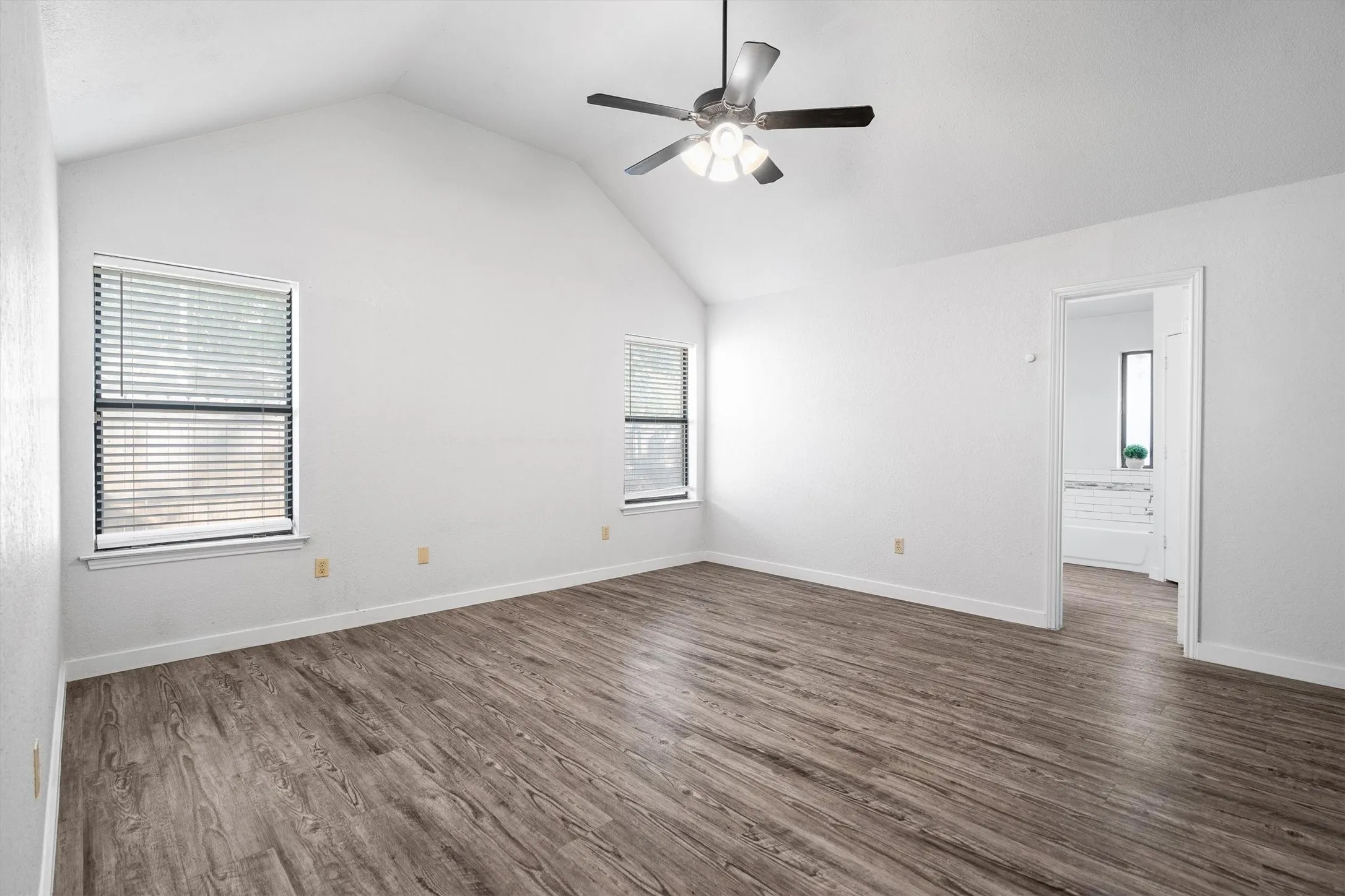 Single Family Residence For Sale in Tarrant County , 6836 Megan Lane, North Richland Hills, Texas 76182, 3 Bedroom, 2 Bathroom, 2 Garage spaces, 1,823 Sqft, built in 1985, mls#21399669, Real Estate Agent in North Richland Hills, Homes For Sale in Tarrant county, Homes For Sale in North Richland Hills, Realtor in North Richland Hills Texas, Real Estate Brokerage Independent Realty Texas, Luminita Cordes Realtor