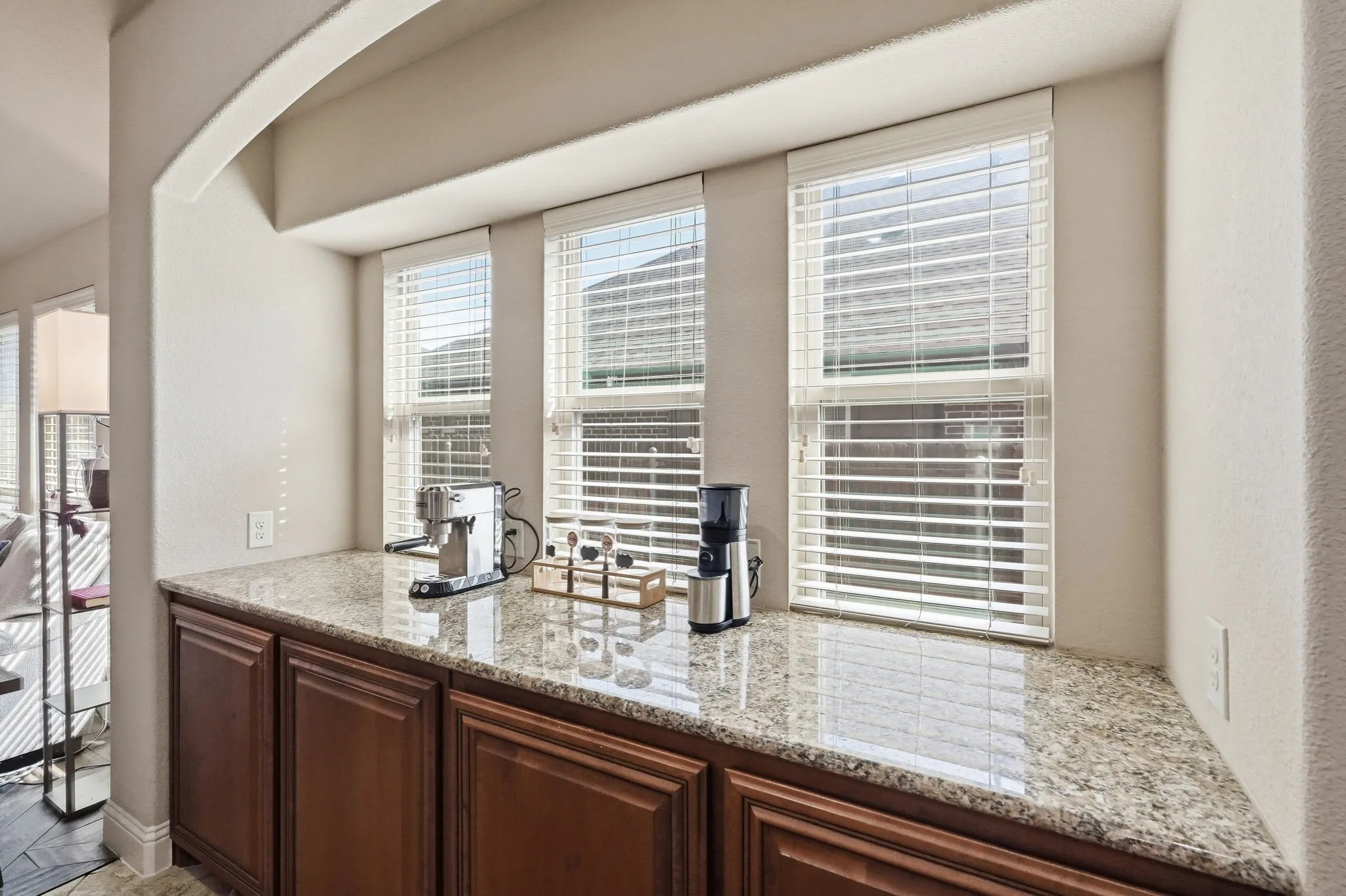 Single Family Residence For Sale in Tarrant County , 4209 Carnation Lane, Mansfield, Texas 76063, 4 Bedroom, 3 Bathroom, 2 Garage spaces, 2,745 Sqft, built in 2015, mls#21367020, Real Estate Agent in Mansfield, Homes For Sale in Tarrant county, Homes For Sale in Mansfield, Realtor in Mansfield Texas, Real Estate Brokerage Independent Realty Texas, Luminita Cordes Realtor
