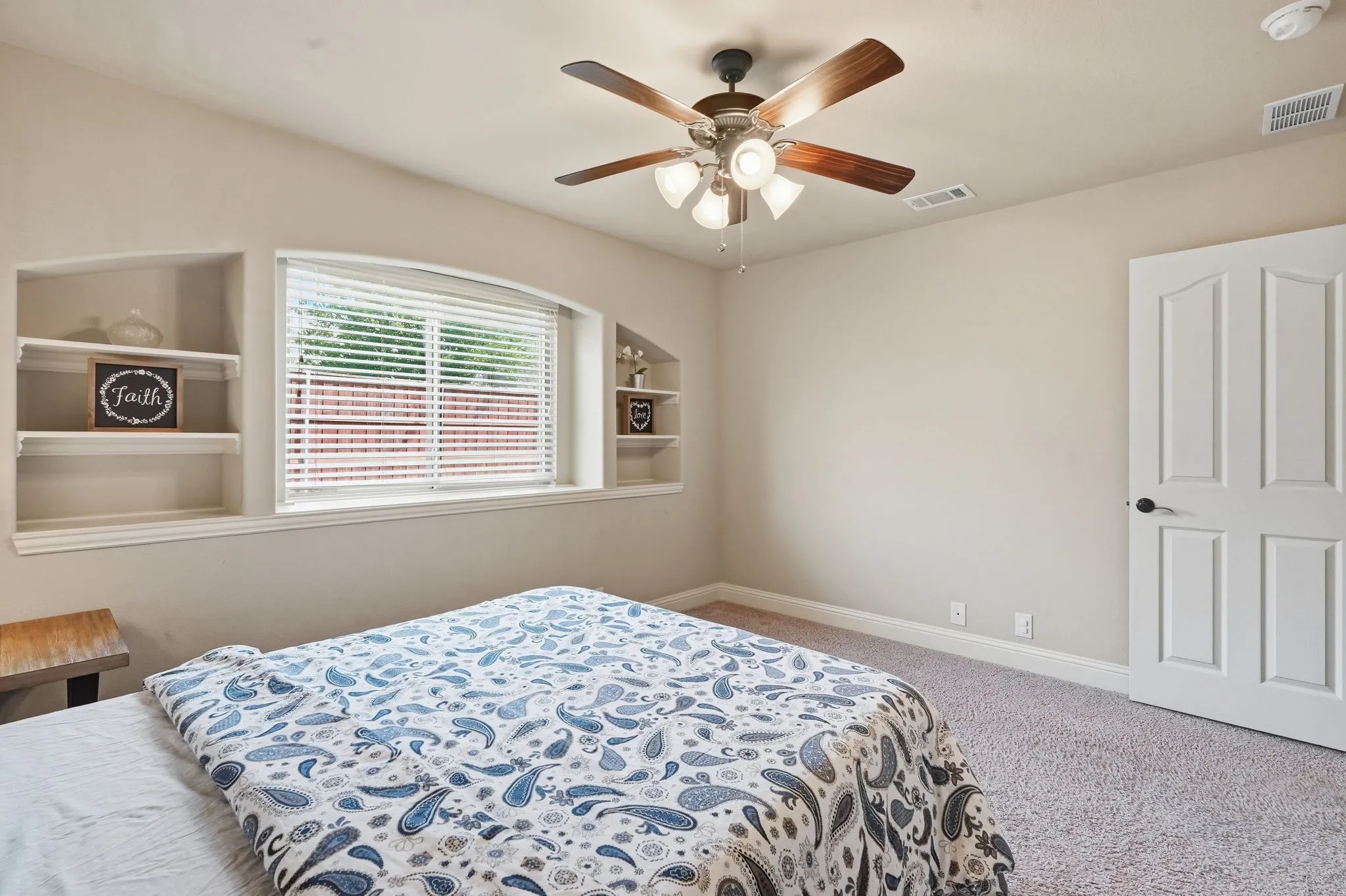 Single Family Residence For Sale in Tarrant County , 4209 Carnation Lane, Mansfield, Texas 76063, 4 Bedroom, 3 Bathroom, 2 Garage spaces, 2,745 Sqft, built in 2015, mls#21367020, Real Estate Agent in Mansfield, Homes For Sale in Tarrant county, Homes For Sale in Mansfield, Realtor in Mansfield Texas, Real Estate Brokerage Independent Realty Texas, Luminita Cordes Realtor
