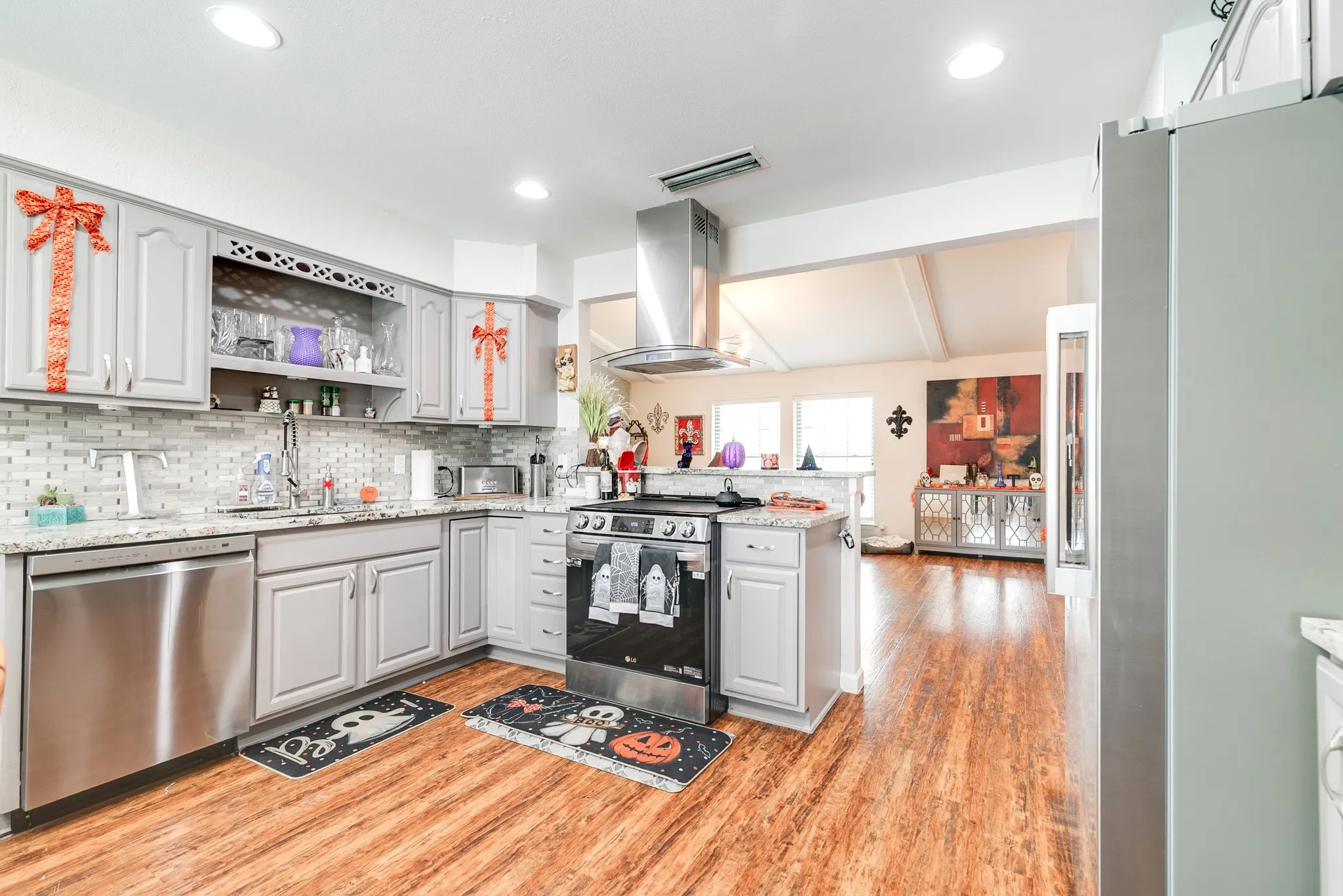 Single Family Residence For Sale in Dallas County , 2217 Homestead Place, Garland, Texas 75044, 3 Bedroom, 2 Bathroom, Garage spaces, 2,076 Sqft, built in 1971, mls#21401301, Real Estate Agent in Garland, Homes For Sale in Dallas county, Homes For Sale in Garland, Realtor in Garland Texas, Real Estate Brokerage Independent Realty Texas, Luminita Cordes Realtor