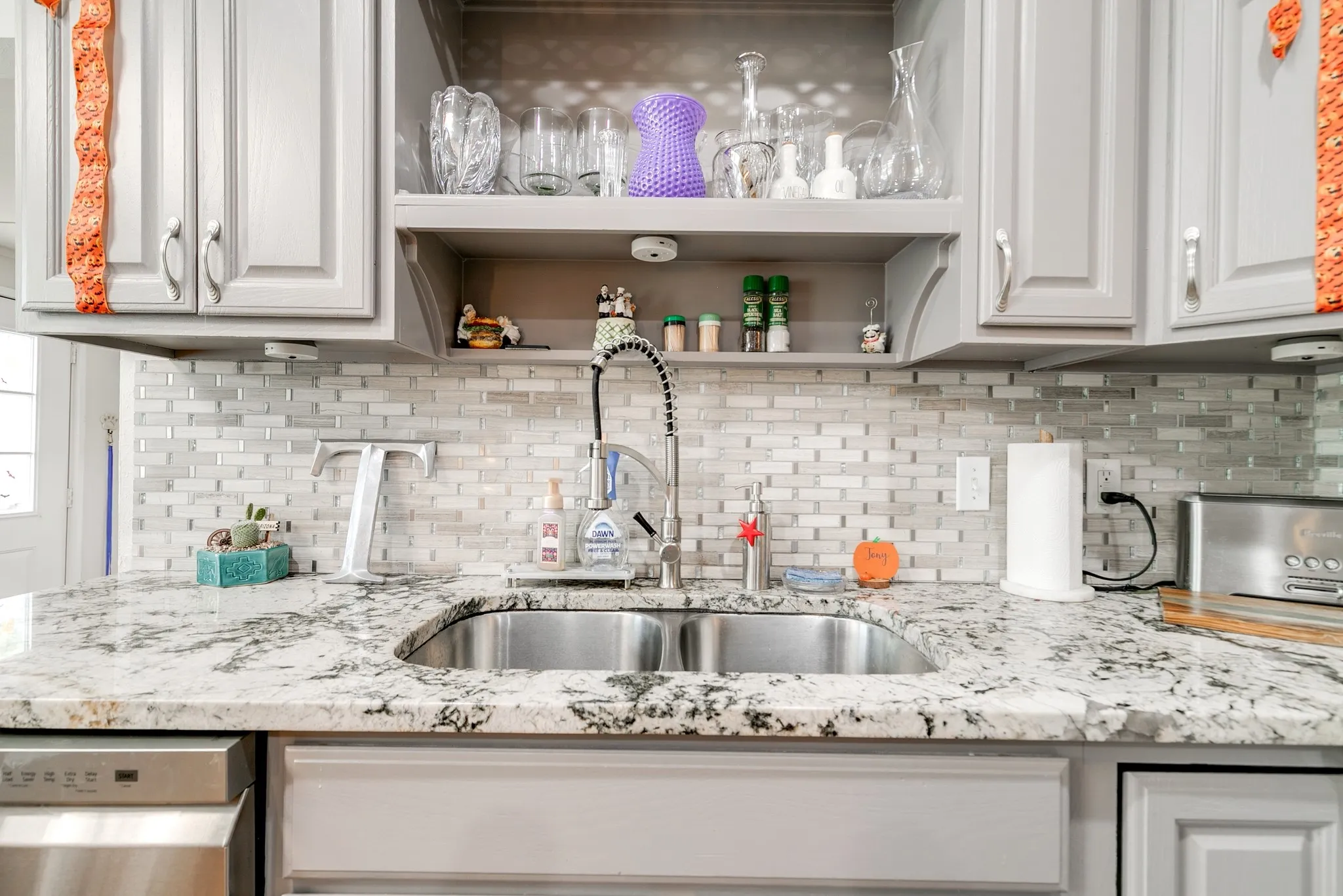 Single Family Residence For Sale in Dallas County , 2217 Homestead Place, Garland, Texas 75044, 3 Bedroom, 2 Bathroom, Garage spaces, 2,076 Sqft, built in 1971, mls#21401301, Real Estate Agent in Garland, Homes For Sale in Dallas county, Homes For Sale in Garland, Realtor in Garland Texas, Real Estate Brokerage Independent Realty Texas, Luminita Cordes Realtor