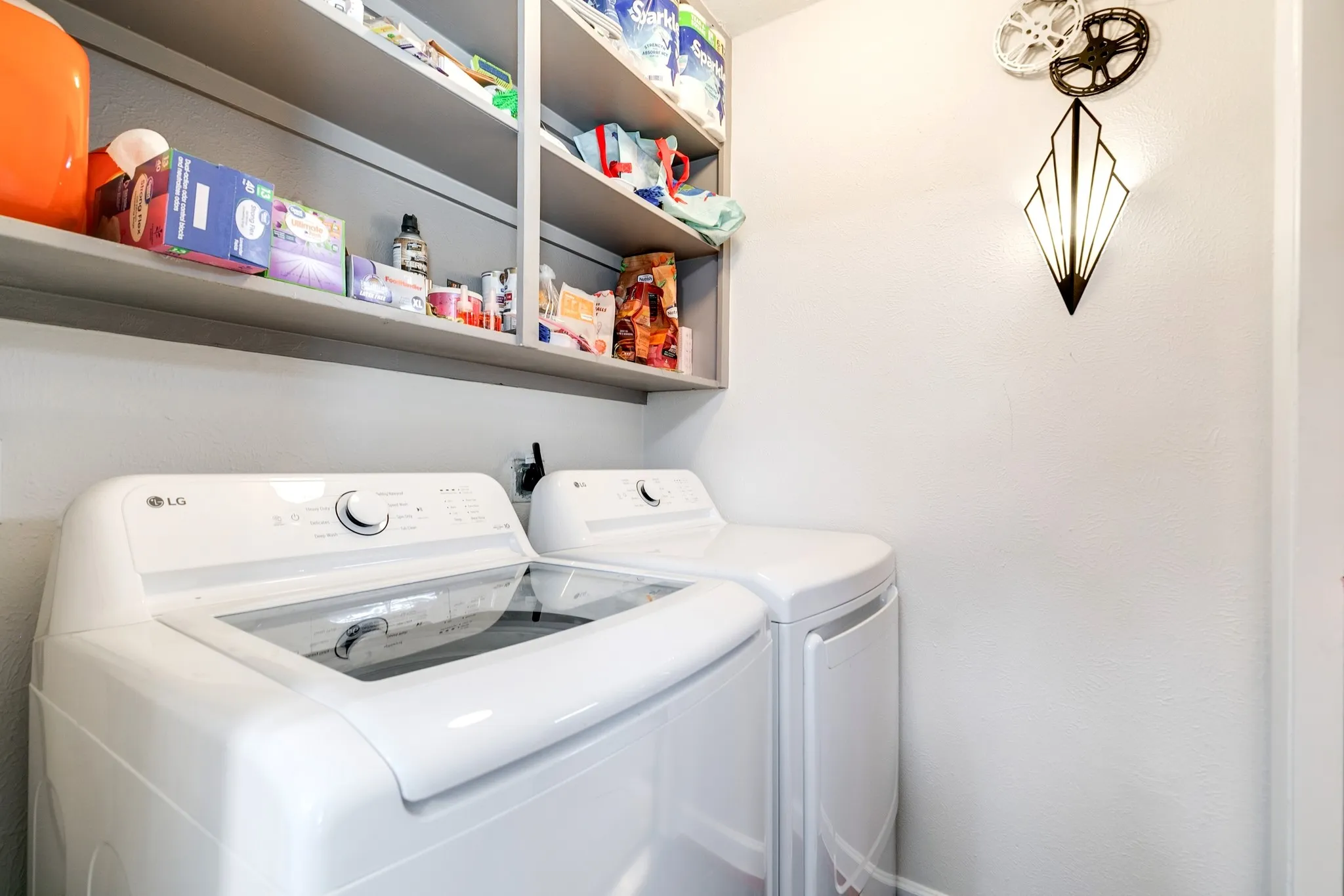 Single Family Residence For Sale in Dallas County , 2217 Homestead Place, Garland, Texas 75044, 3 Bedroom, 2 Bathroom, Garage spaces, 2,076 Sqft, built in 1971, mls#21401301, Real Estate Agent in Garland, Homes For Sale in Dallas county, Homes For Sale in Garland, Realtor in Garland Texas, Real Estate Brokerage Independent Realty Texas, Luminita Cordes Realtor