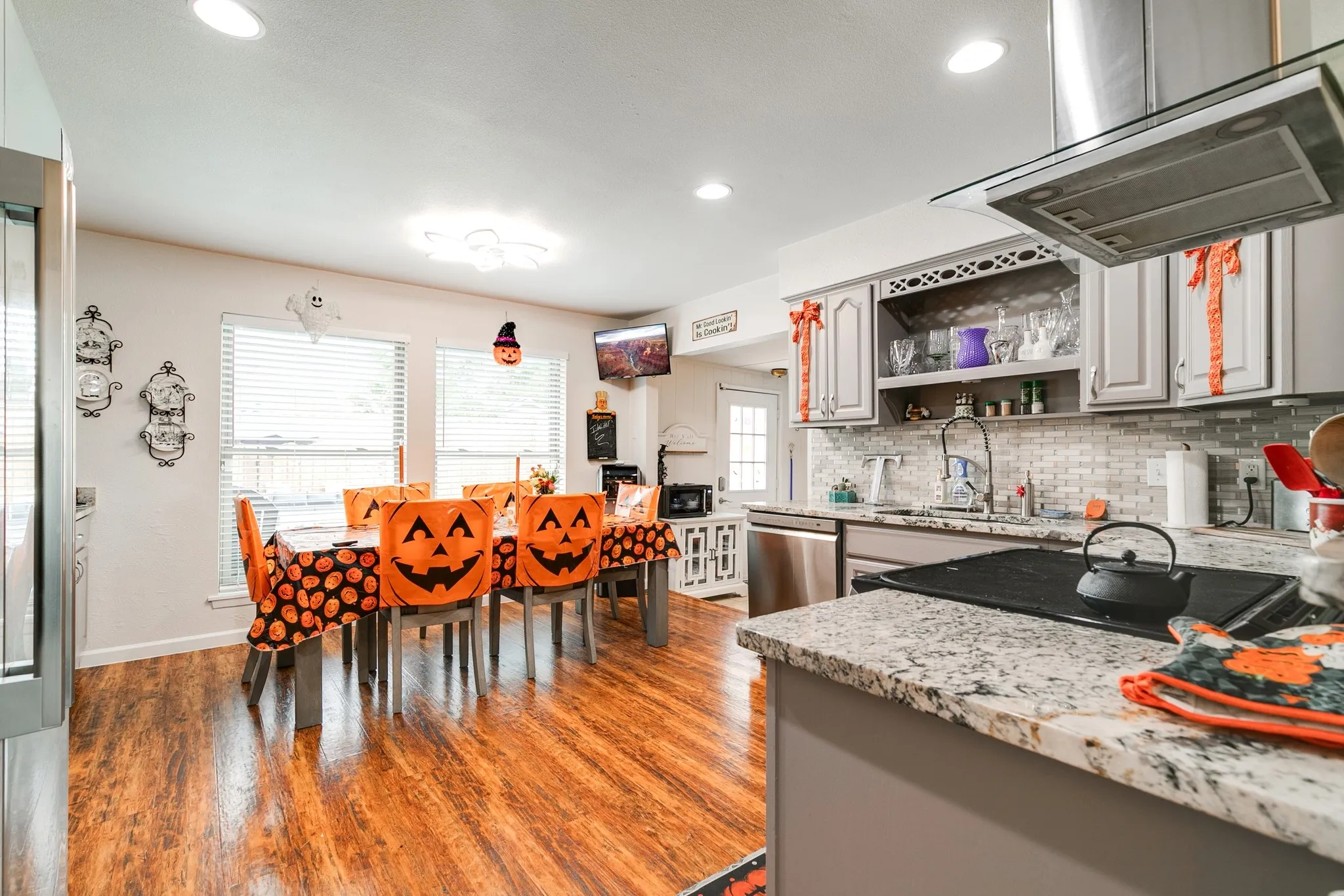 Single Family Residence For Sale in Dallas County , 2217 Homestead Place, Garland, Texas 75044, 3 Bedroom, 2 Bathroom, Garage spaces, 2,076 Sqft, built in 1971, mls#21401301, Real Estate Agent in Garland, Homes For Sale in Dallas county, Homes For Sale in Garland, Realtor in Garland Texas, Real Estate Brokerage Independent Realty Texas, Luminita Cordes Realtor