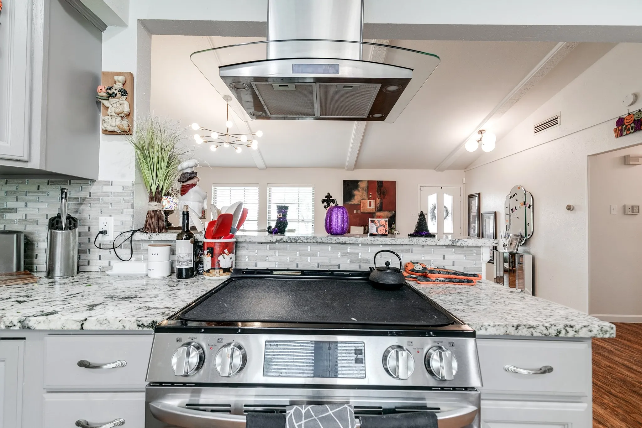 Single Family Residence For Sale in Dallas County , 2217 Homestead Place, Garland, Texas 75044, 3 Bedroom, 2 Bathroom, Garage spaces, 2,076 Sqft, built in 1971, mls#21401301, Real Estate Agent in Garland, Homes For Sale in Dallas county, Homes For Sale in Garland, Realtor in Garland Texas, Real Estate Brokerage Independent Realty Texas, Luminita Cordes Realtor