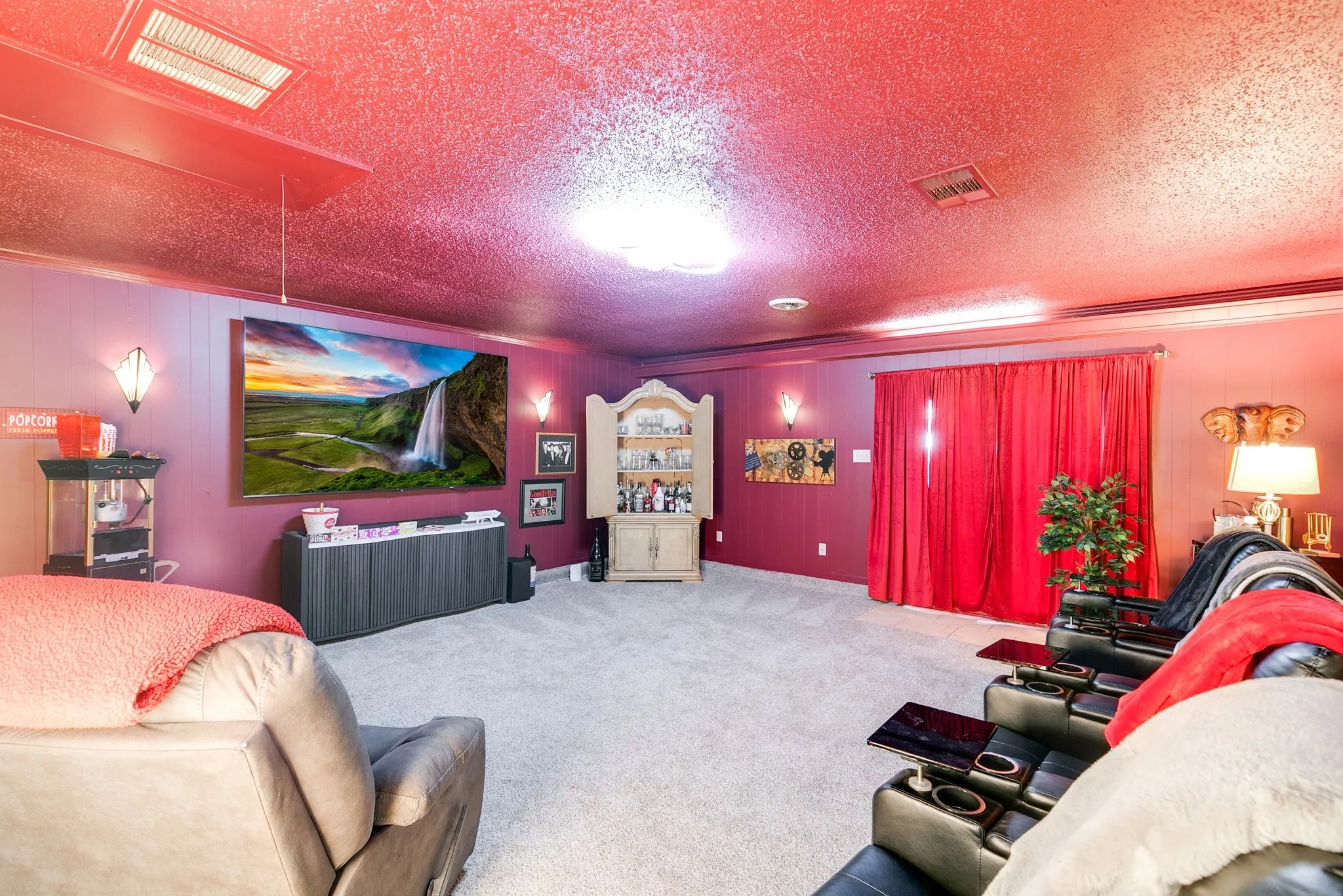 Single Family Residence For Sale in Dallas County , 2217 Homestead Place, Garland, Texas 75044, 3 Bedroom, 2 Bathroom, Garage spaces, 2,076 Sqft, built in 1971, mls#21401301, Real Estate Agent in Garland, Homes For Sale in Dallas county, Homes For Sale in Garland, Realtor in Garland Texas, Real Estate Brokerage Independent Realty Texas, Luminita Cordes Realtor