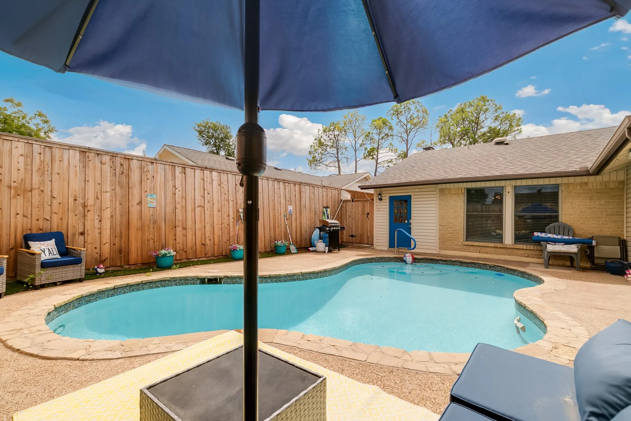 Single Family Residence For Sale in Dallas County , 2217 Homestead Place, Garland, Texas 75044, 3 Bedroom, 2 Bathroom, Garage spaces, 2,076 Sqft, built in 1971, mls#21401301, Real Estate Agent in Garland, Homes For Sale in Dallas county, Homes For Sale in Garland, Realtor in Garland Texas, Real Estate Brokerage Independent Realty Texas, Luminita Cordes Realtor