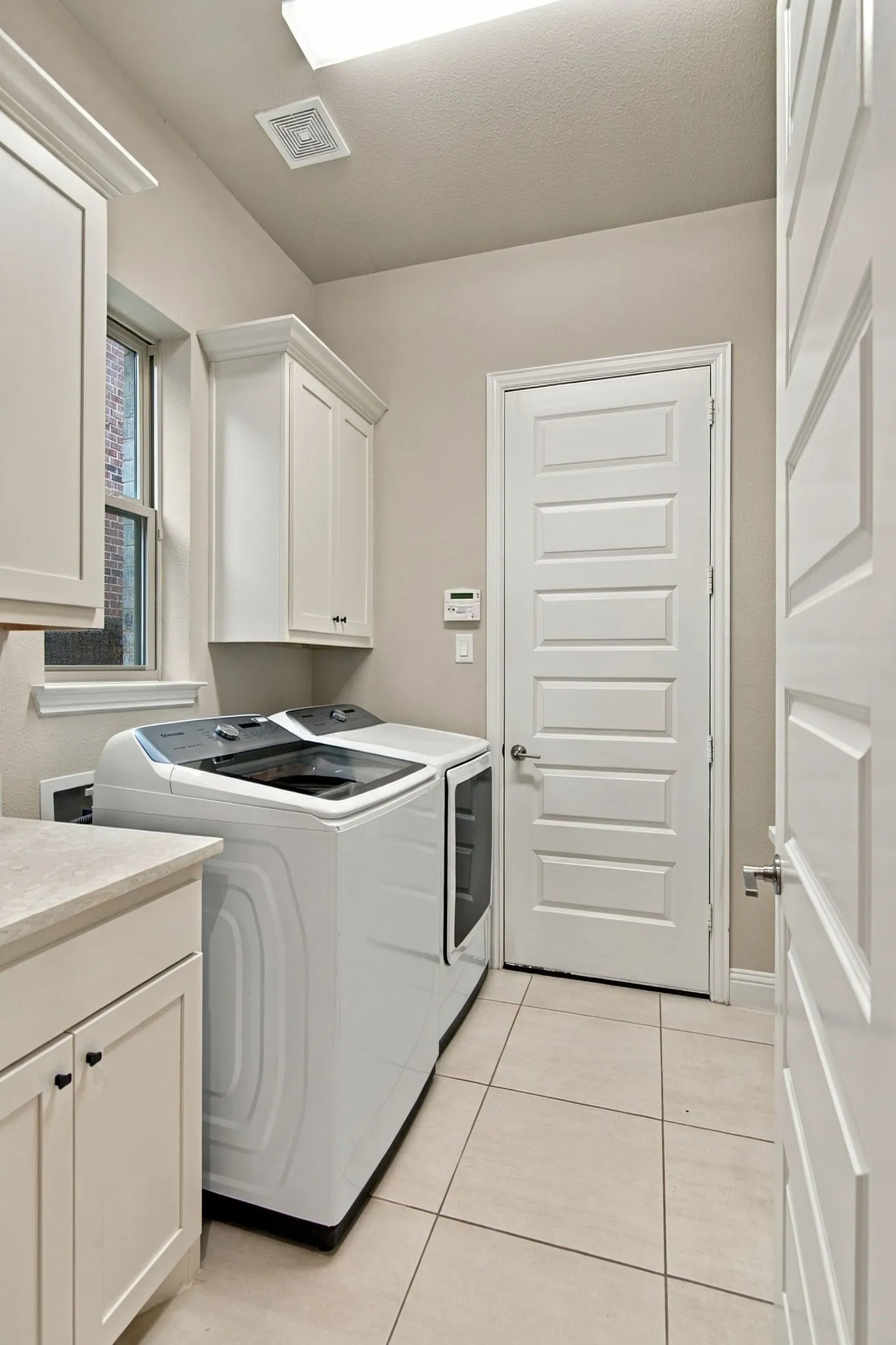 Single Family Residence For Rent in Tarrant County , 4733 Lafite Lane, Colleyville, Texas 76034, 4 Bedroom, 5 Bathroom, 2 Garage spaces, 3,498 Sqft, built in 2020, mls#21401197, Real Estate Agent in Colleyville, Homes For Rent in Tarrant county, Homes For Rent in Colleyville, Realtor in Colleyville Texas, Real Estate Brokerage Independent Realty Texas, Luminita Cordes Realtor