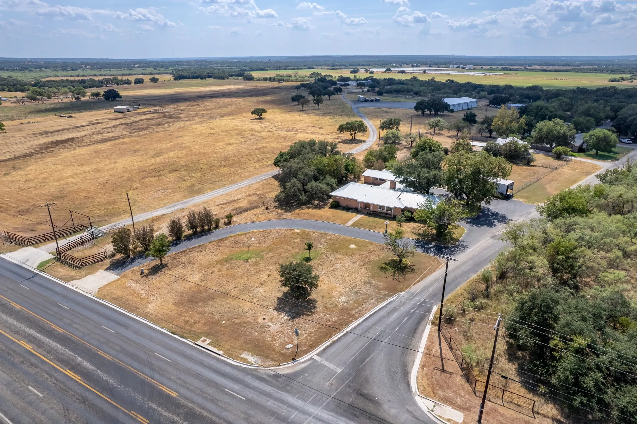 Single Family Residence For Sale in Brown County , 601 Garmon Drive, Early, Texas 76802, 3 Bedroom, 3 Bathroom, 2 Garage spaces, 2,128 Sqft, built in 1959, mls#21401233, Real Estate Agent in Early, Homes For Sale in Brown county, Homes For Sale in Early, Realtor in Early Texas, Real Estate Brokerage Independent Realty Texas, Luminita Cordes Realtor