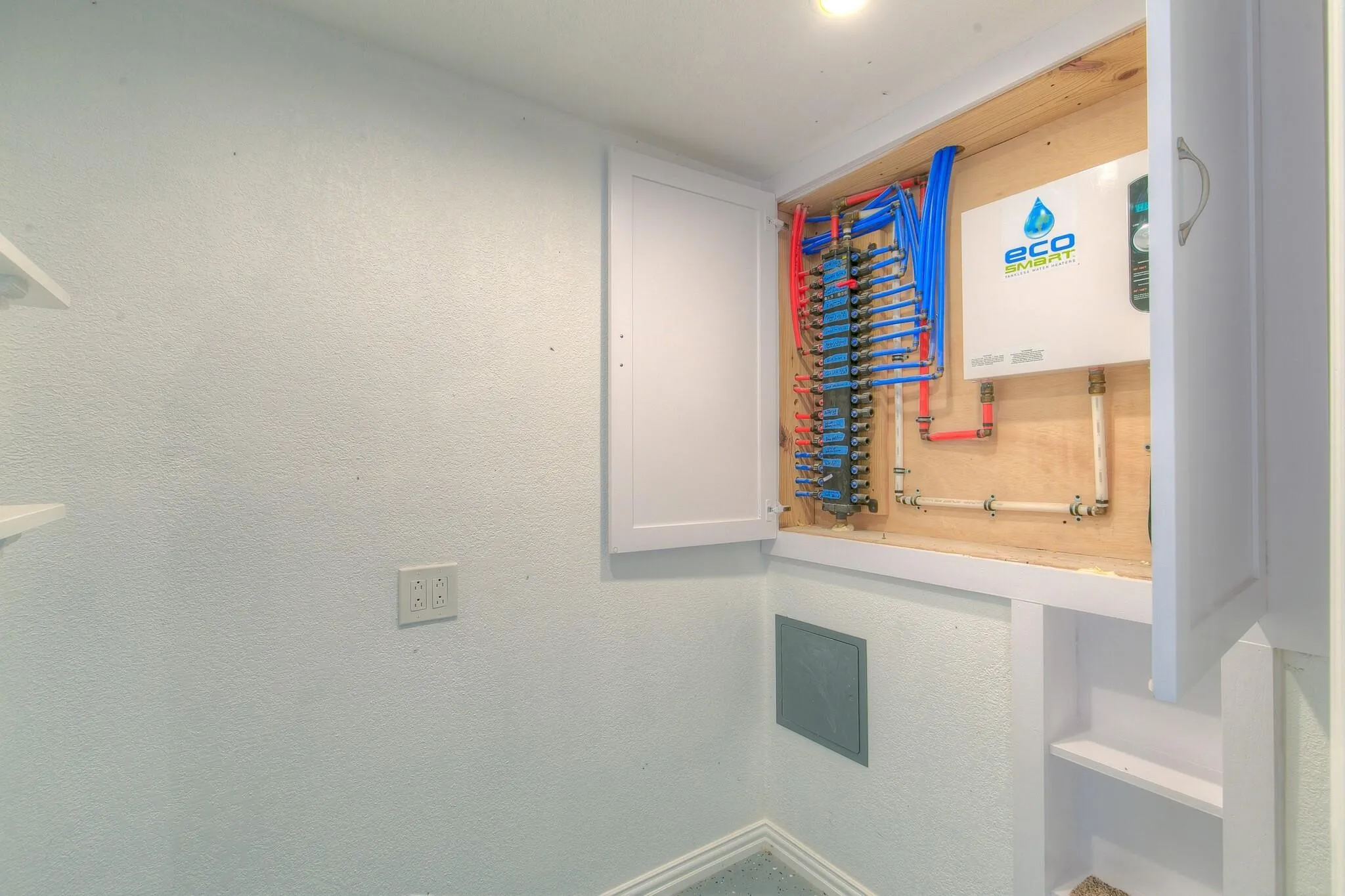 Water manifold system