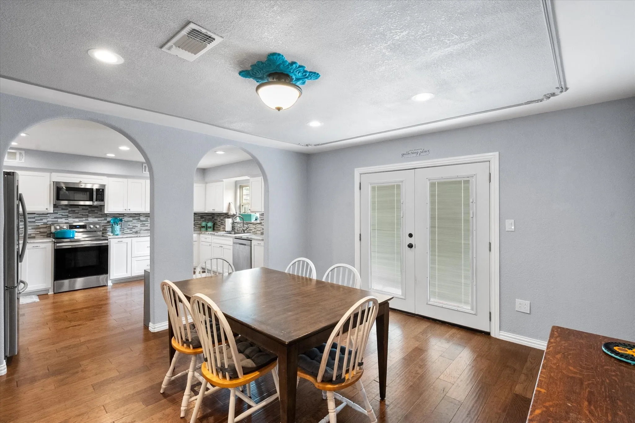 Single Family Residence For Sale in Hood County , 419 Sky Harbour Court, Granbury, Texas 76049, 5 Bedroom, 4 Bathroom, 2 Garage spaces, 3,896 Sqft, built in 1978, mls#21401304, Real Estate Agent in Granbury, Homes For Sale in Hood county, Homes For Sale in Granbury, Realtor in Granbury Texas, Real Estate Brokerage Independent Realty Texas, Luminita Cordes Realtor