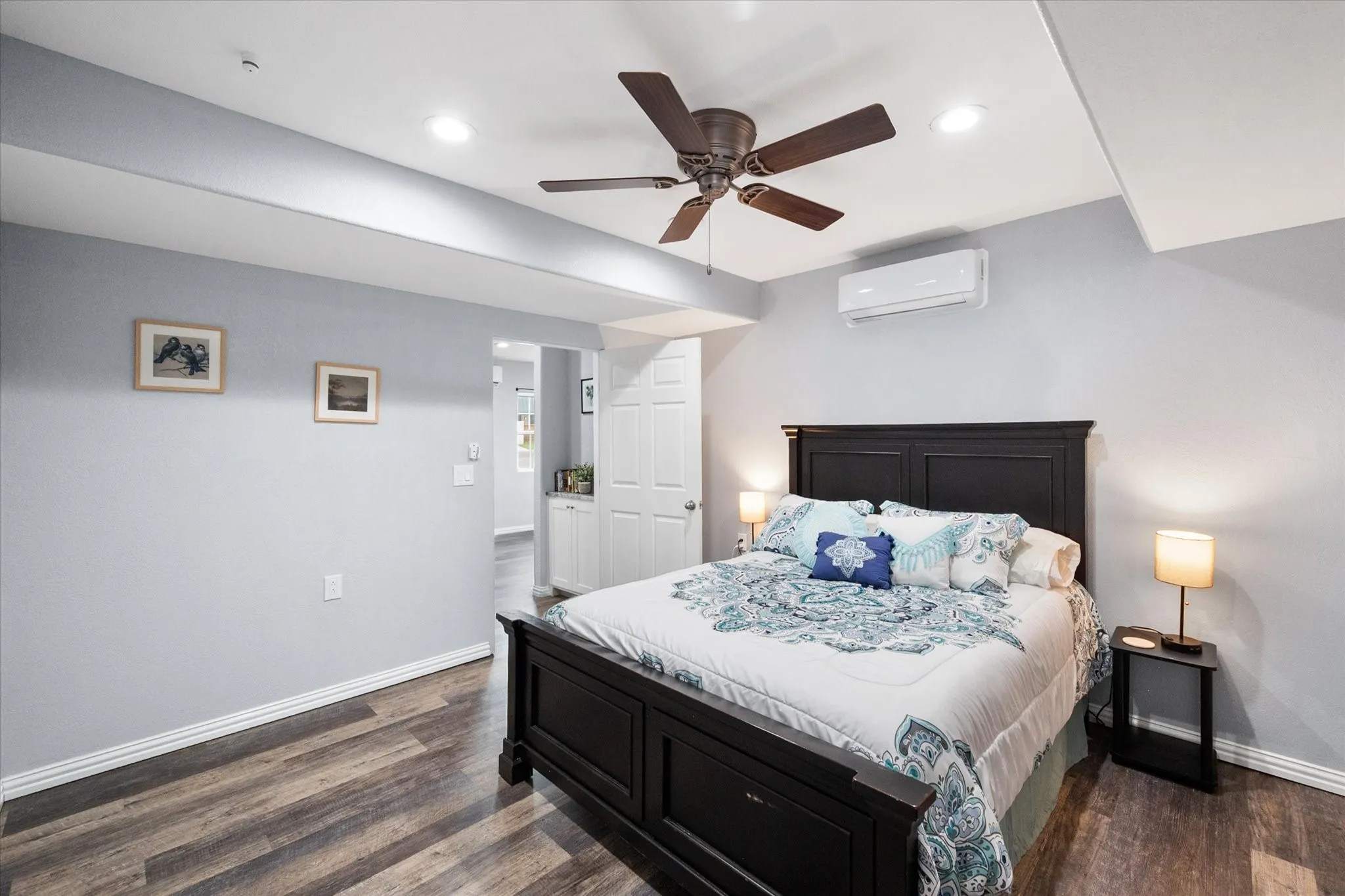 Apt. Bedroom
