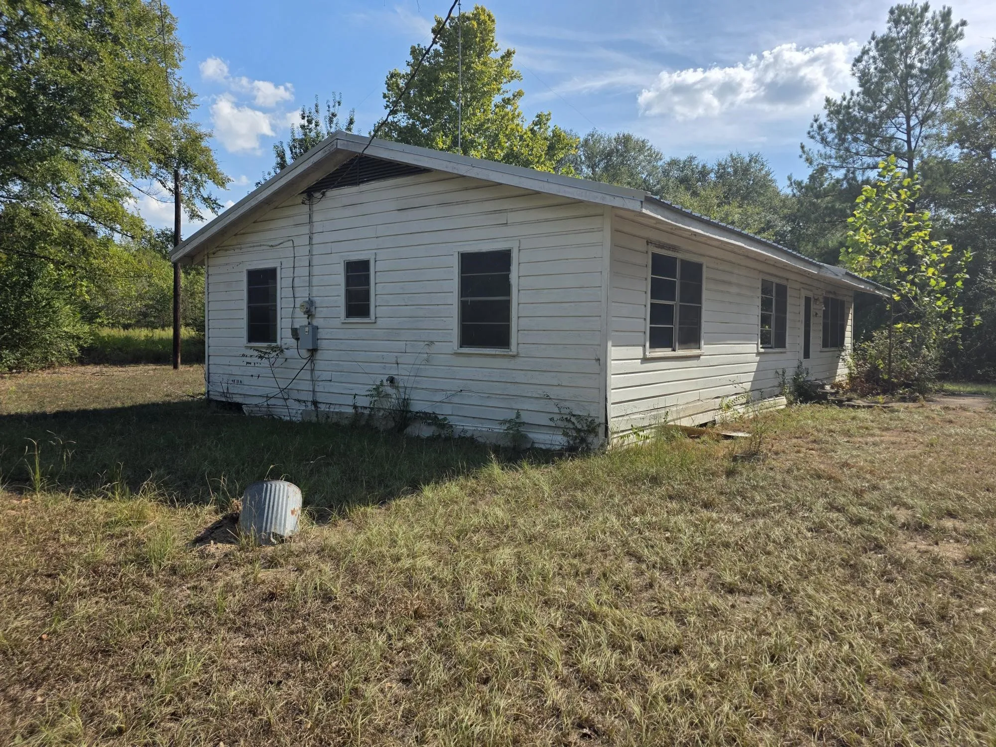 Single Family Residence For Sale in Wood County , 2329 S State Highway 37, Mineola, Texas 75773, 3 Bedroom, 1 Bathroom, Garage spaces, 1,364 Sqft, built in 1970, mls#21401308, Real Estate Agent in Mineola, Homes For Sale in Wood county, Homes For Sale in Mineola, Realtor in Mineola Texas, Real Estate Brokerage Independent Realty Texas, Luminita Cordes Realtor