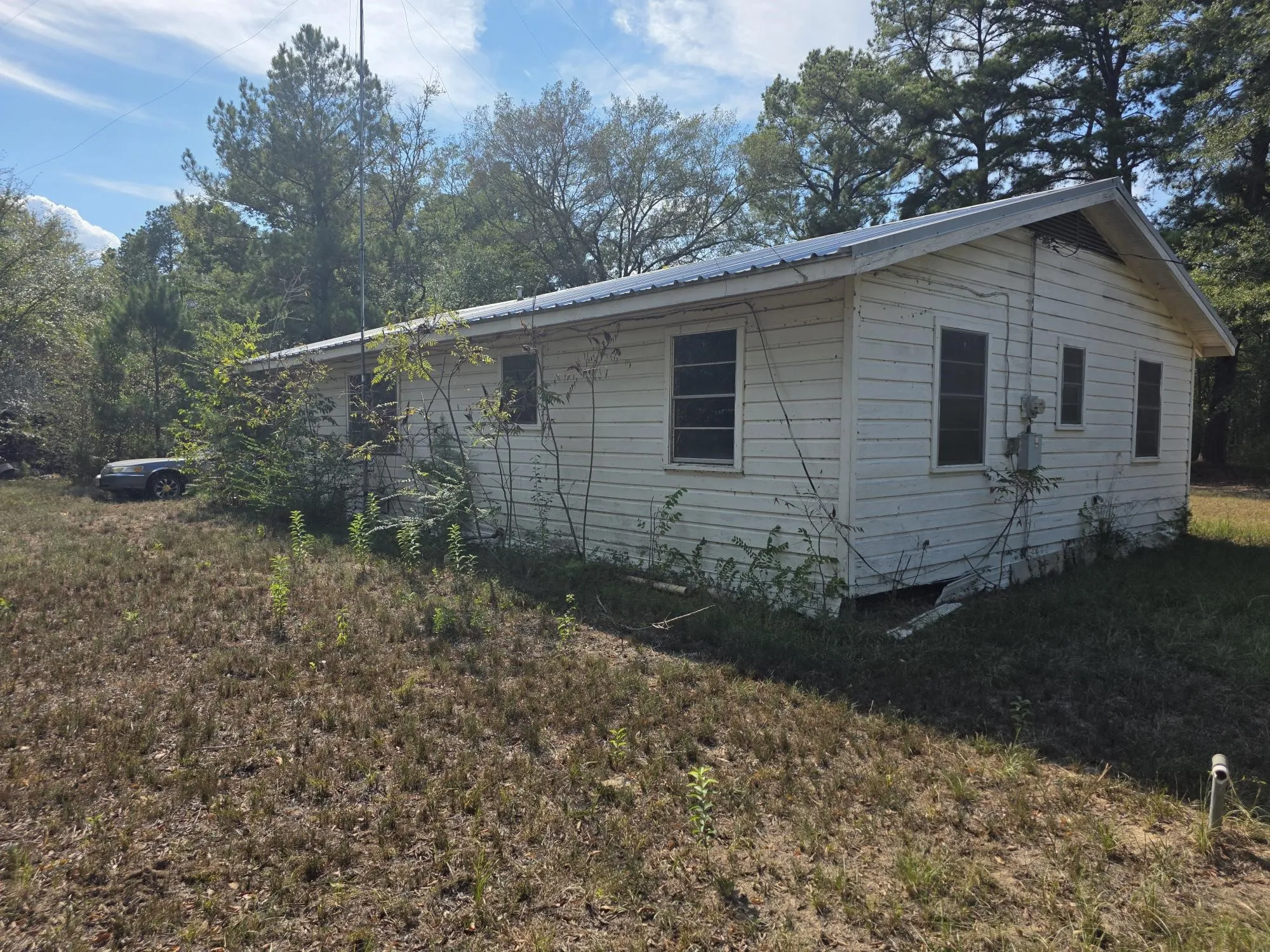 Single Family Residence For Sale in Wood County , 2329 S State Highway 37, Mineola, Texas 75773, 3 Bedroom, 1 Bathroom, Garage spaces, 1,364 Sqft, built in 1970, mls#21401308, Real Estate Agent in Mineola, Homes For Sale in Wood county, Homes For Sale in Mineola, Realtor in Mineola Texas, Real Estate Brokerage Independent Realty Texas, Luminita Cordes Realtor
