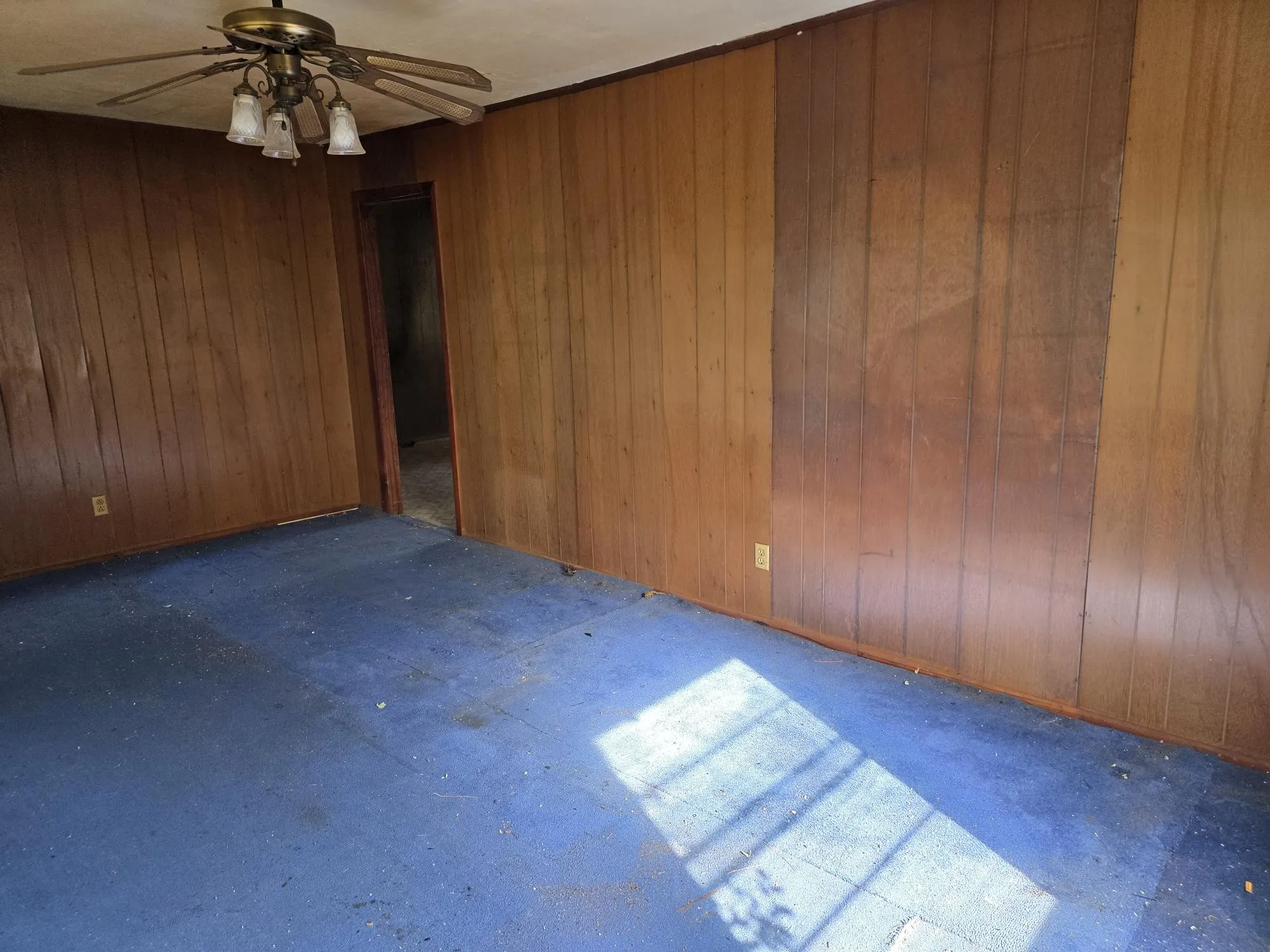 Single Family Residence For Sale in Wood County , 2329 S State Highway 37, Mineola, Texas 75773, 3 Bedroom, 1 Bathroom, Garage spaces, 1,364 Sqft, built in 1970, mls#21401308, Real Estate Agent in Mineola, Homes For Sale in Wood county, Homes For Sale in Mineola, Realtor in Mineola Texas, Real Estate Brokerage Independent Realty Texas, Luminita Cordes Realtor