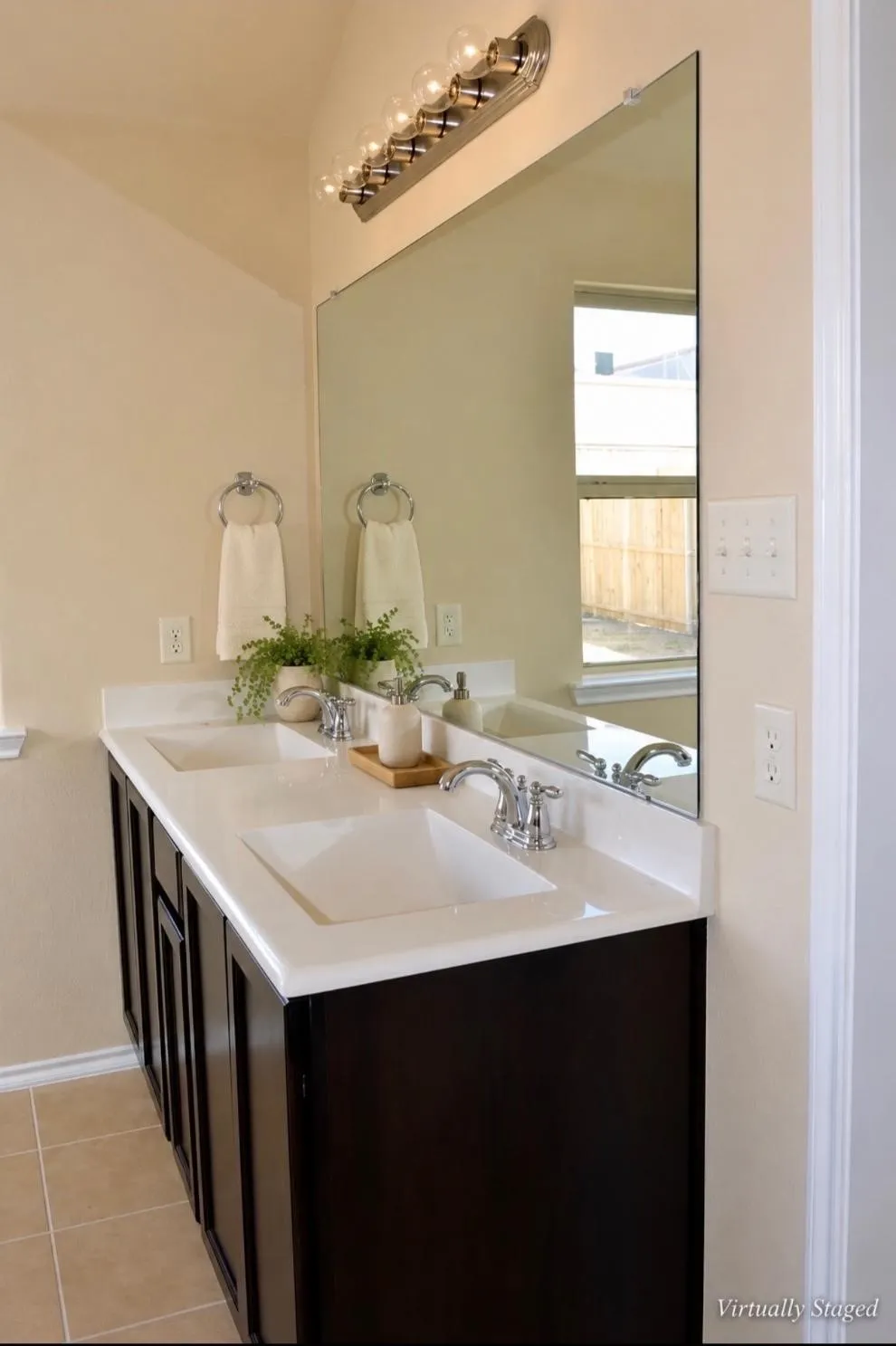 Single Family Residence For Rent in Collin County , 704 Westgate Court, Anna, Texas 75409, 3 Bedroom, 2 Bathroom, 2 Garage spaces, 1,580 Sqft, built in 2014, mls#21401310, Real Estate Agent in Anna, Homes For Rent in Collin county, Homes For Rent in Anna, Realtor in Anna Texas, Real Estate Brokerage Independent Realty Texas, Luminita Cordes Realtor