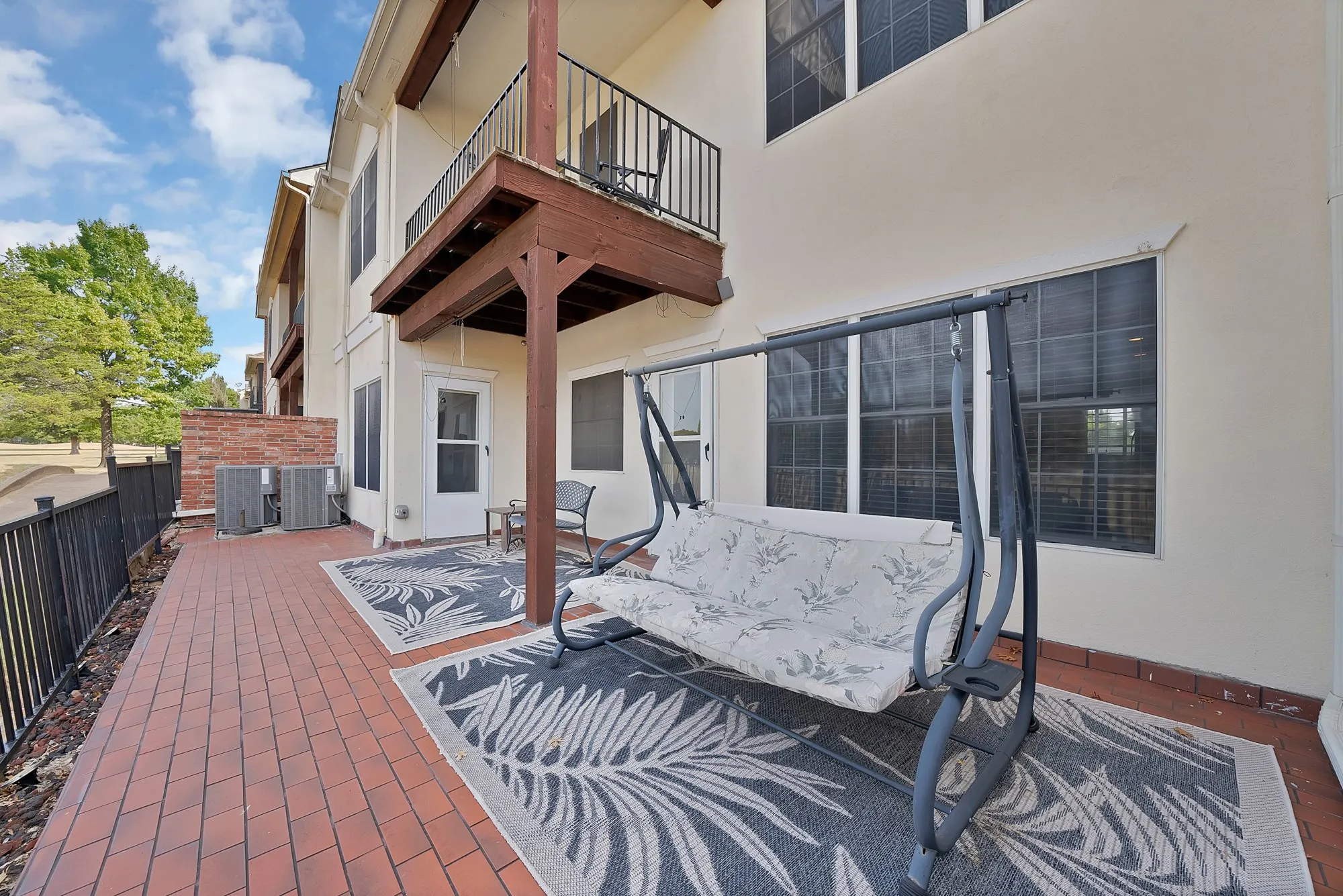 Townhouse For Sale in Dallas County , 1607 Masters Drive, De Soto, Texas 75115, 3 Bedroom, 2 Bathroom, 2 Garage spaces, 1,846 Sqft, built in 1998, mls#21398021, Real Estate Agent in De Soto, Homes For Sale in Dallas county, Homes For Sale in De Soto, Realtor in De Soto Texas, Real Estate Brokerage Independent Realty Texas, Luminita Cordes Realtor
