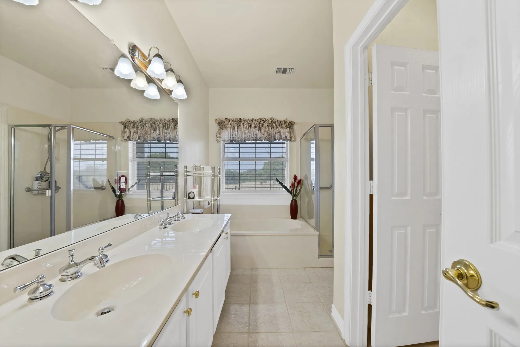 Townhouse For Sale in Dallas County , 1607 Masters Drive, De Soto, Texas 75115, 3 Bedroom, 2 Bathroom, 2 Garage spaces, 1,846 Sqft, built in 1998, mls#21398021, Real Estate Agent in De Soto, Homes For Sale in Dallas county, Homes For Sale in De Soto, Realtor in De Soto Texas, Real Estate Brokerage Independent Realty Texas, Luminita Cordes Realtor